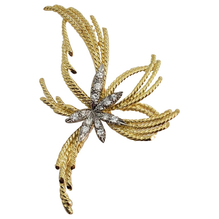 Diamond Pin 18 Carat Gold .30 Carat Diamond For Sale at 1stDibs