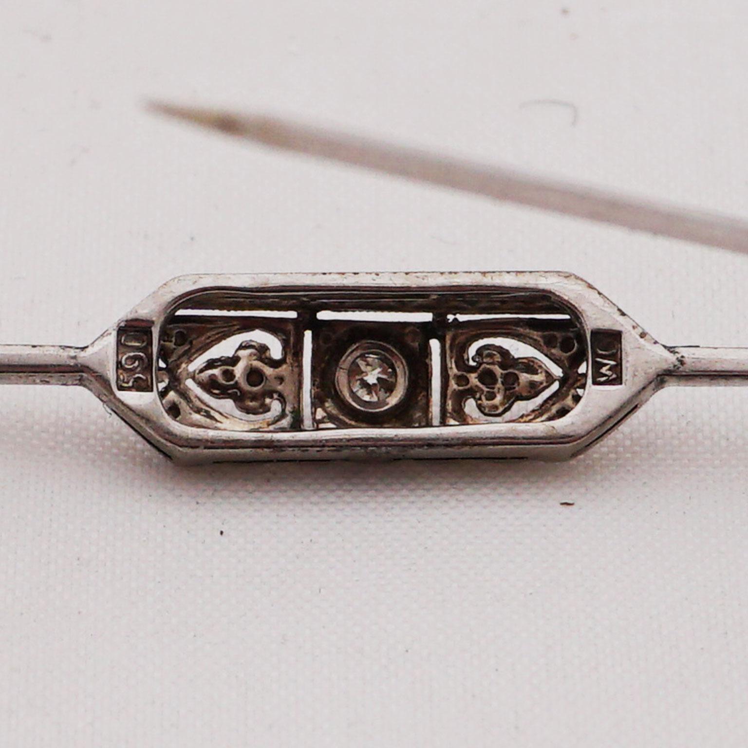 Diamond Pin of Art Deco, 1920s For Sale 2