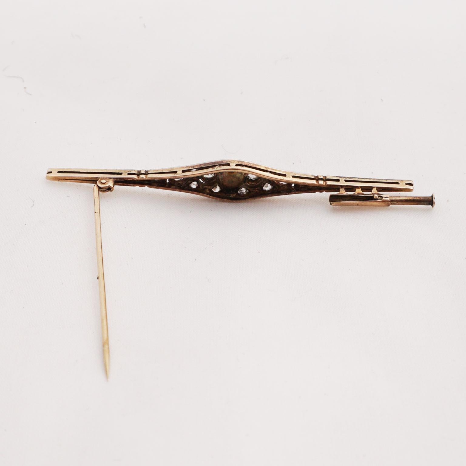 Diamond Pin with Pearl of Art Deco, 1920s For Sale 1