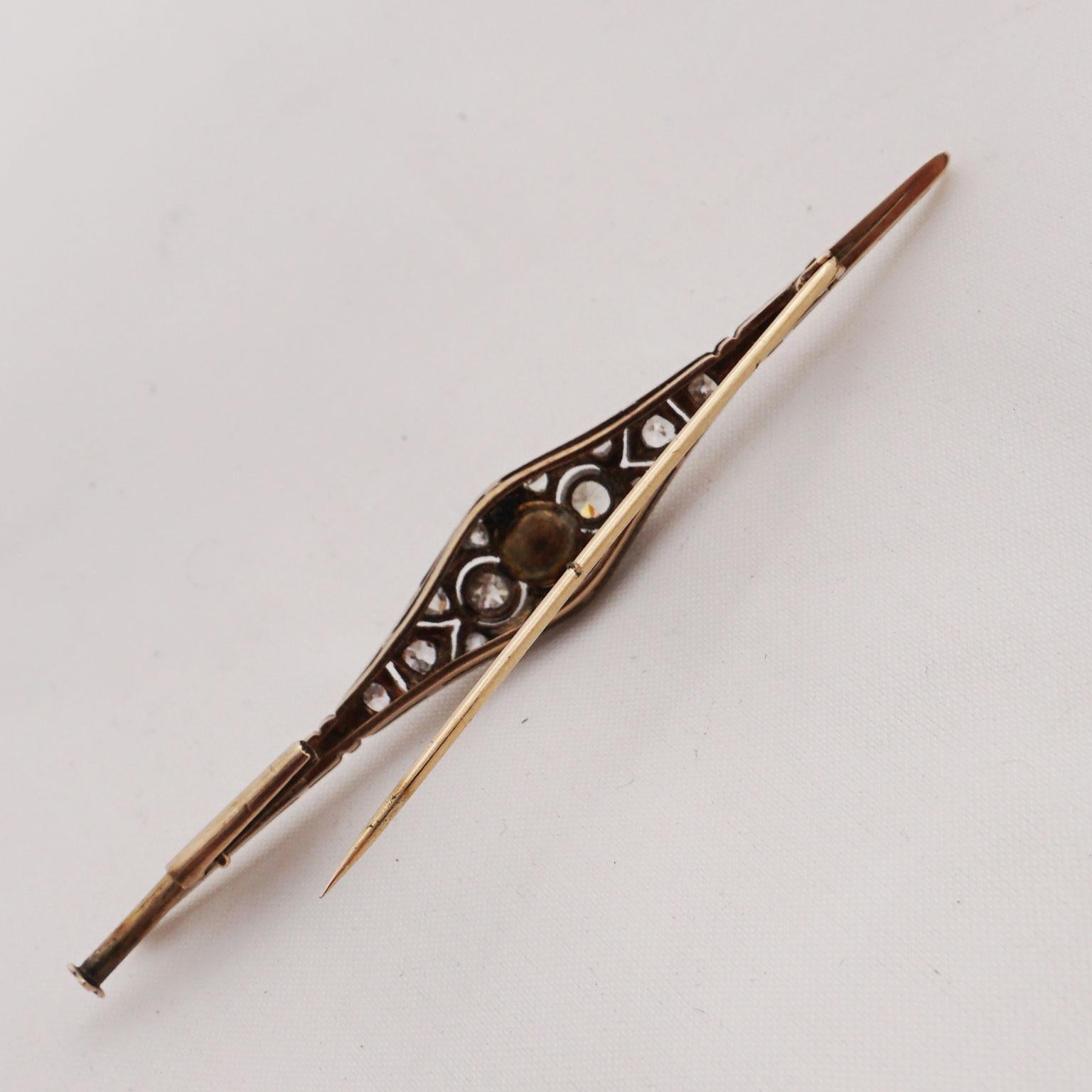 Diamond Pin with Pearl of Art Deco, 1920s For Sale 4