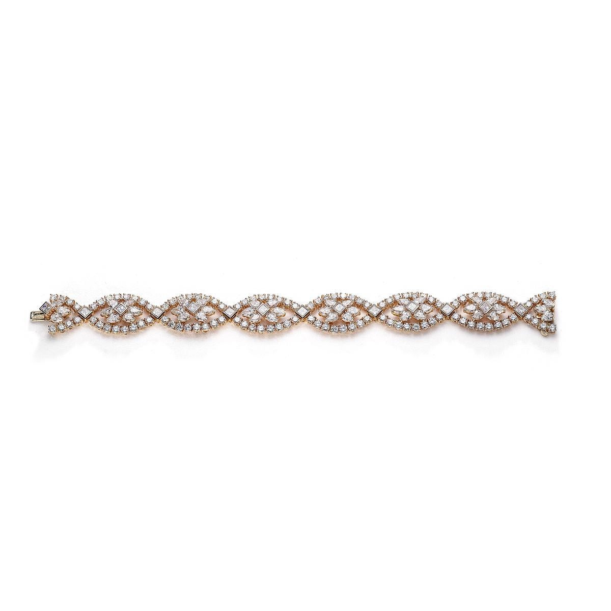 Bracelet in 18kt pink gold set with 168 round and pear-shaped cut diamonds 19.19 cts    