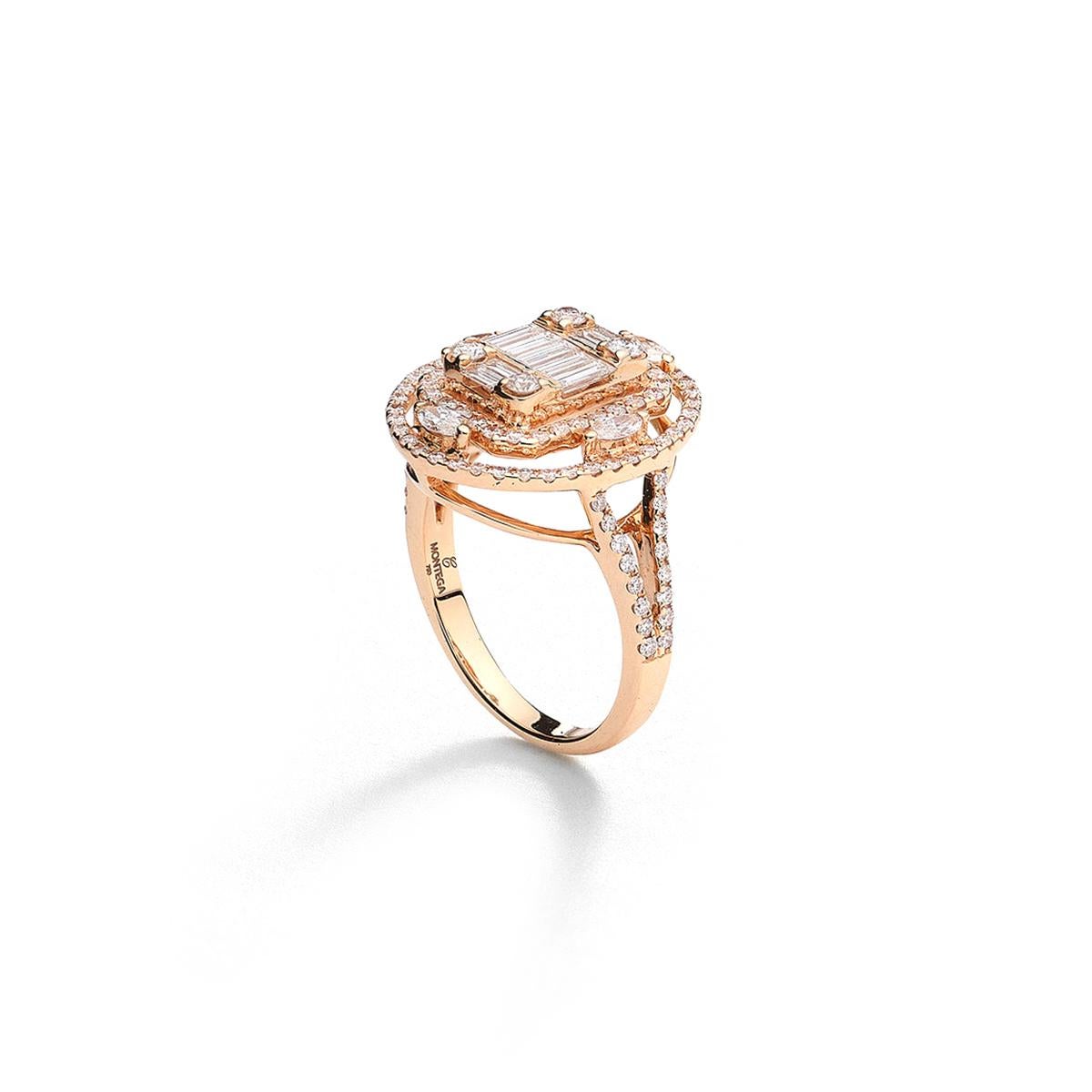 Ring aus 18 Karat Rotgold, besetzt mit 13 Diamanten im Baguette- und Marquise-Schliff (0,61 ct) und 104 Diamanten (0,67 ct) Größe 53

Gesamtgewicht: 6,02 Gramm