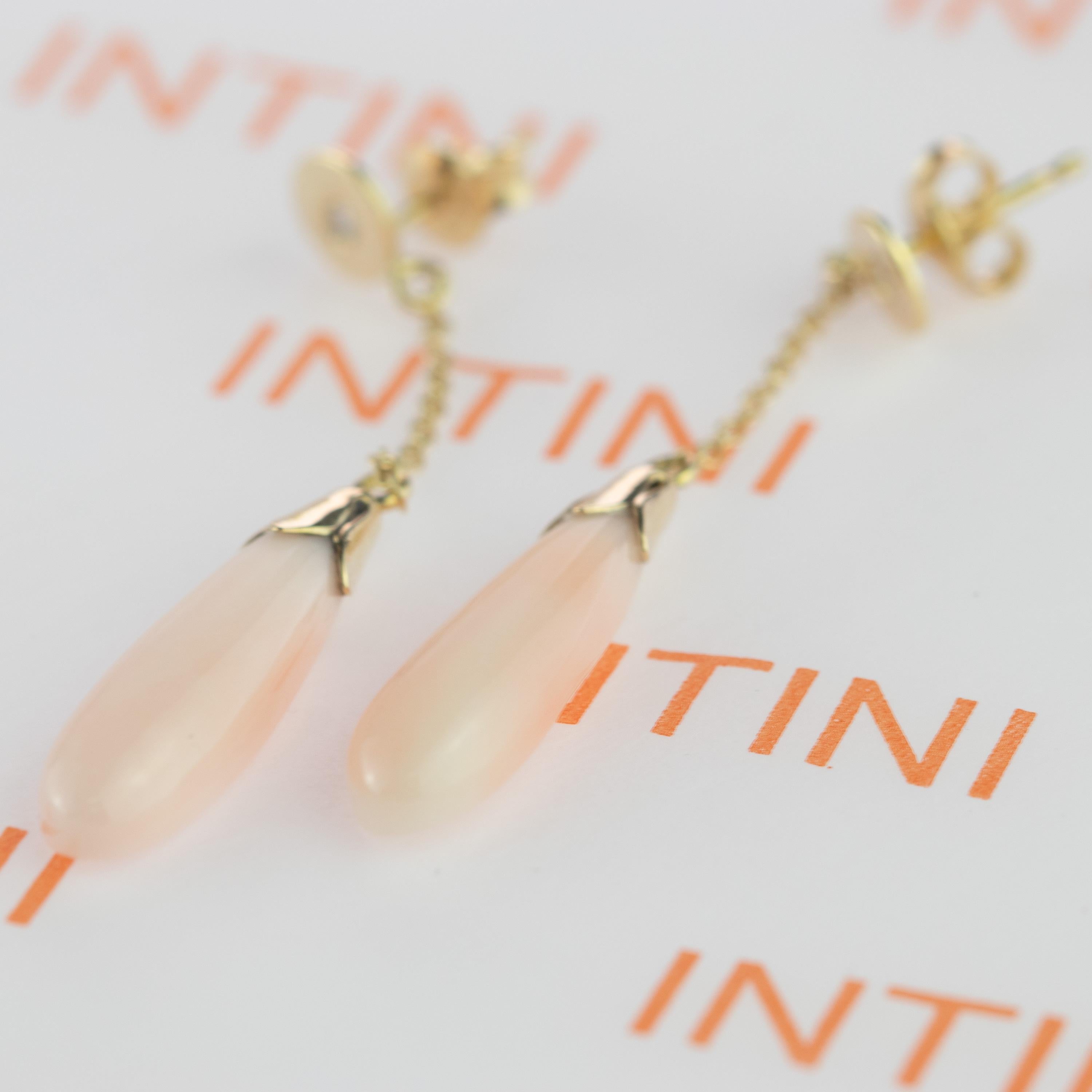 Diamond Pink Natural Coral Drops 18 Karat Yellow Gold Dangle Handmade Earrings In New Condition For Sale In Milano, IT