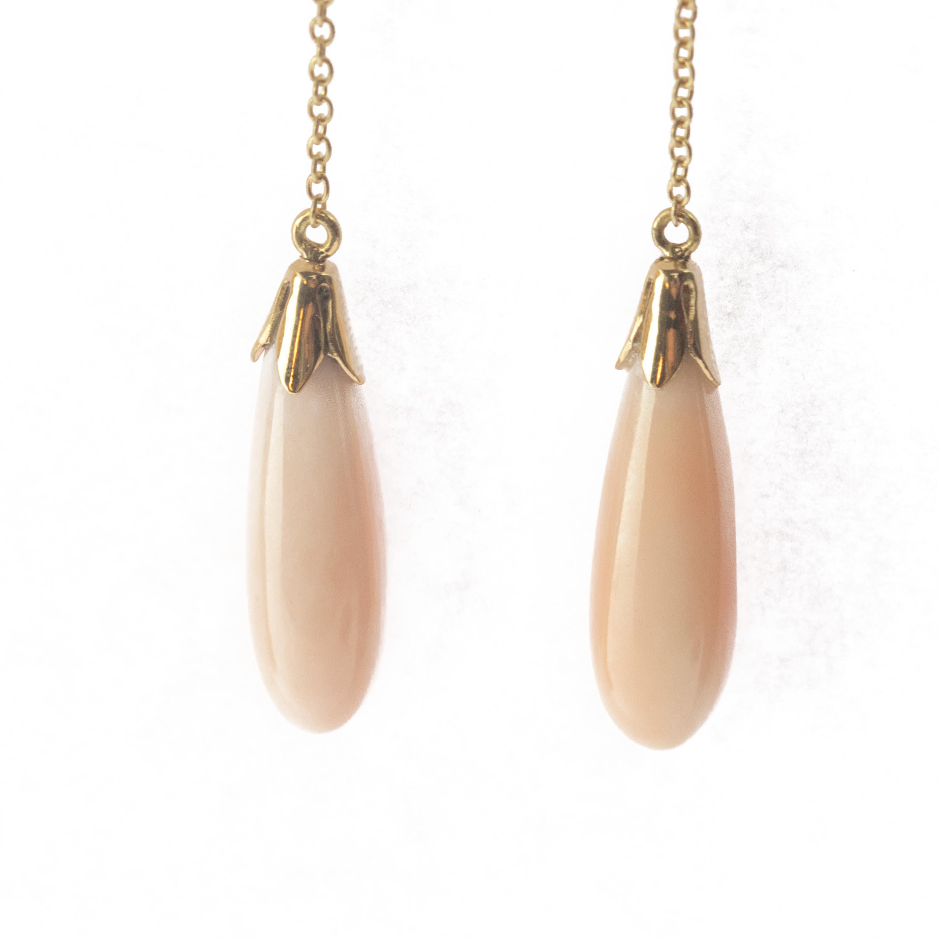 Women's Diamond Pink Natural Coral Drops 18 Karat Yellow Gold Dangle Handmade Earrings For Sale