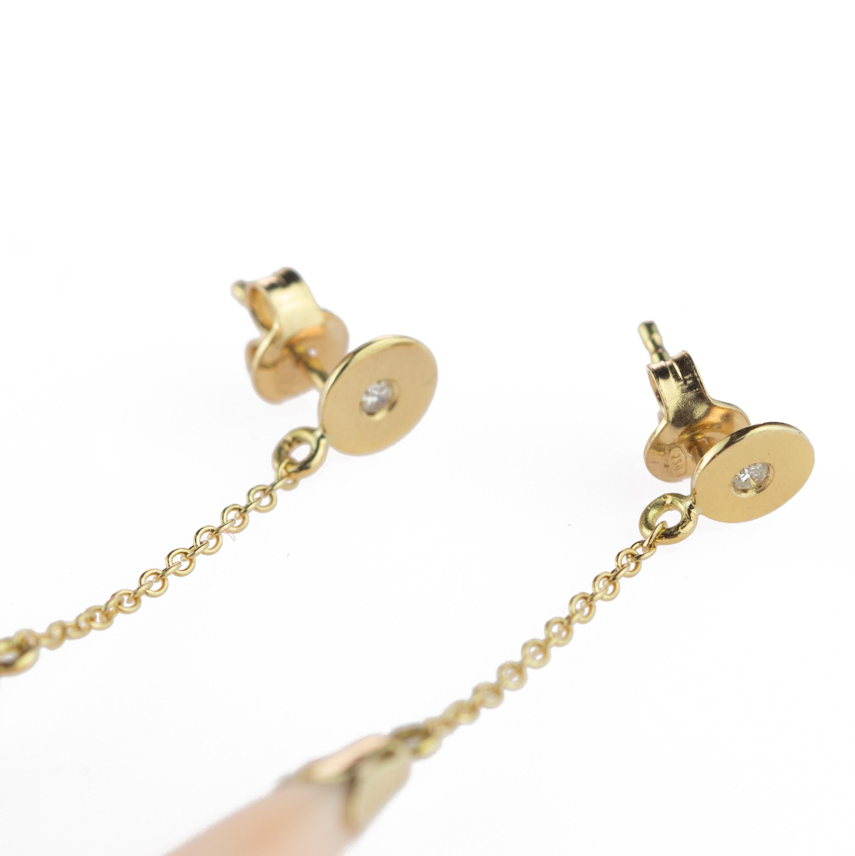 Pendientes colgantes de oro amarillo de 18 quilates hechos a mano con gotas de coral natural rosa diamante en venta 4