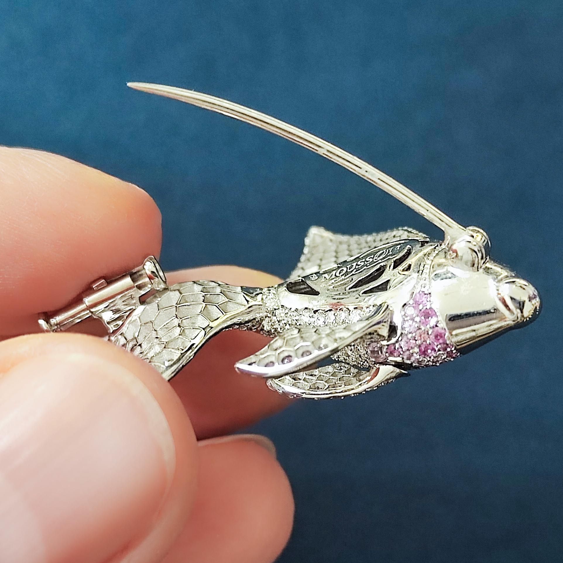 Diamond Pink Sapphire 18 Karat White Gold Golden Fish Brooch In New Condition In Bangkok, TH