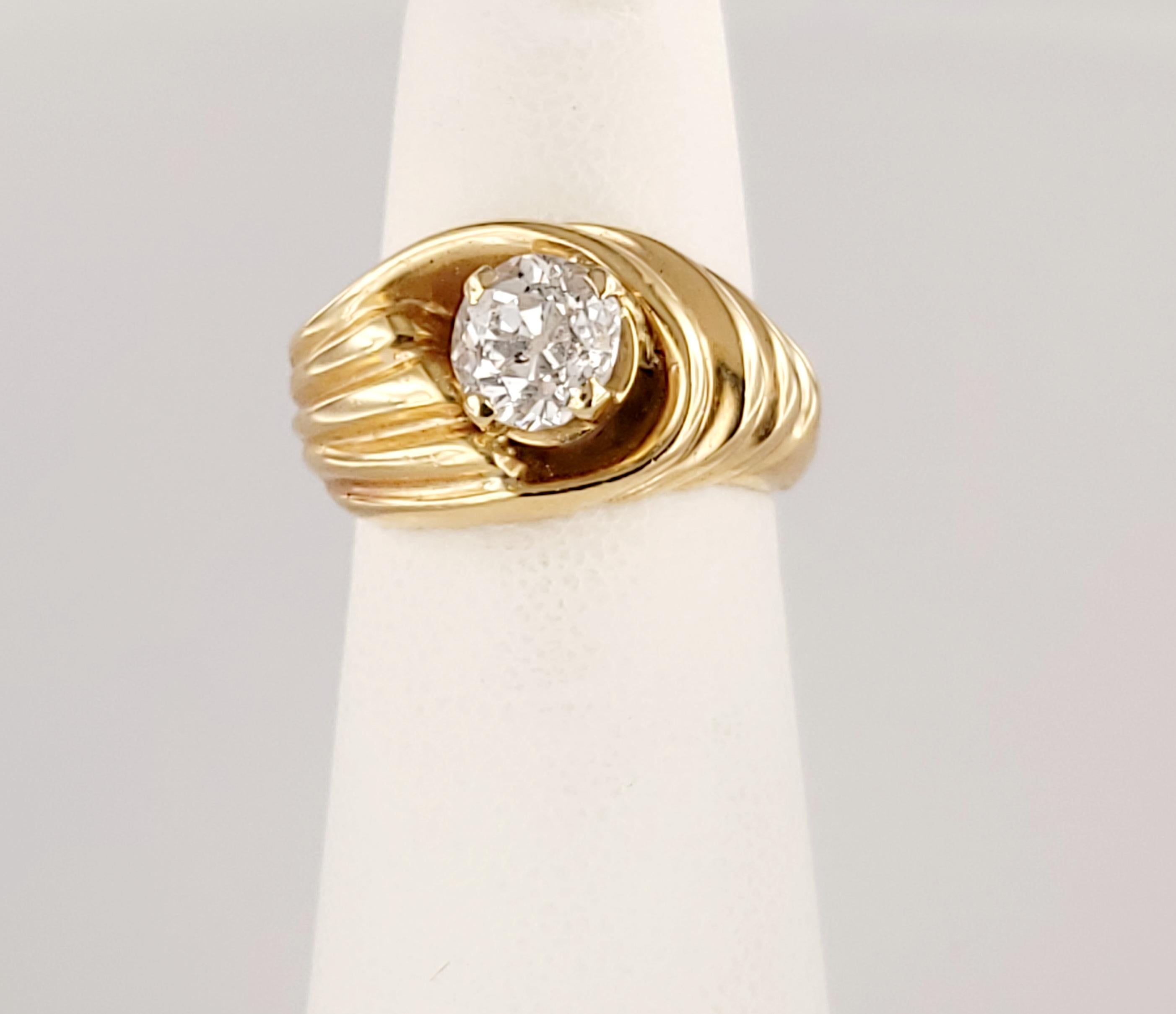 An elegant contemporary design suitable for any occasion.

Weight: 7.1g
Size: 4.25
Materials: 14k yellow gold, 
Diamond: 5.7 x 5.7