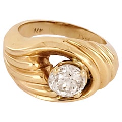 Anillo de diamantes en el meñique