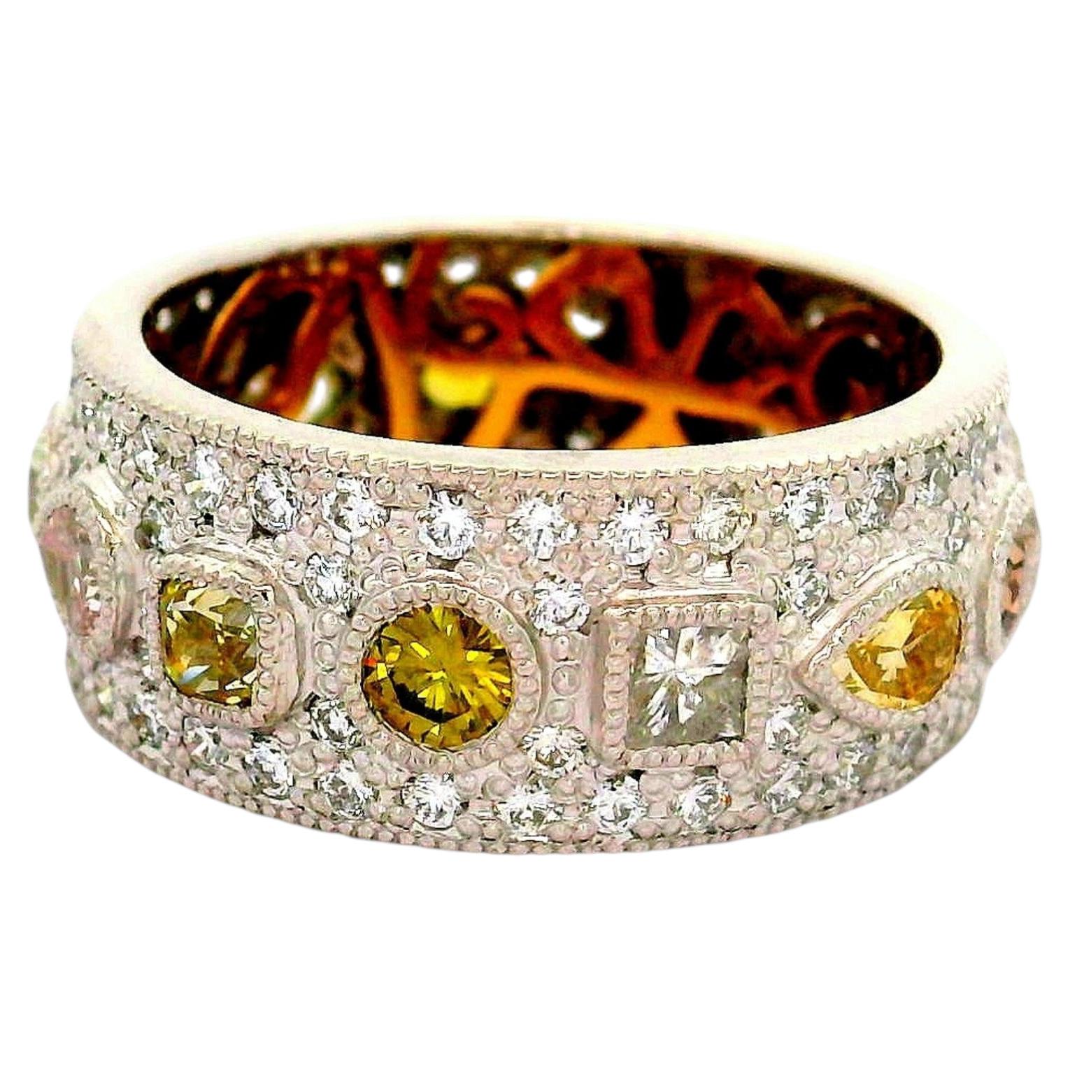 Alianza con pavé de diamantes, platino y oro de 18 quilates