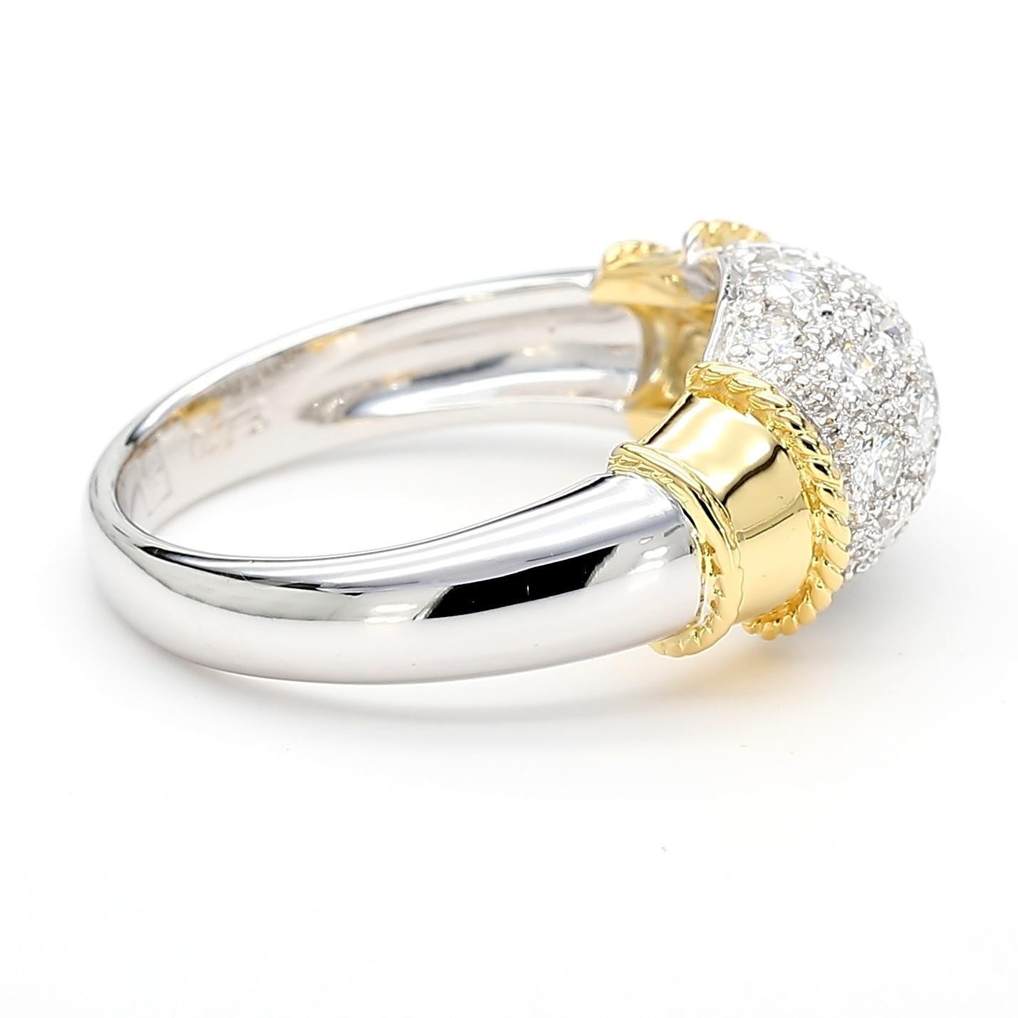 Anello con fascia bicolore in platino e oro 18 carati con diamanti e pave in vendita 3