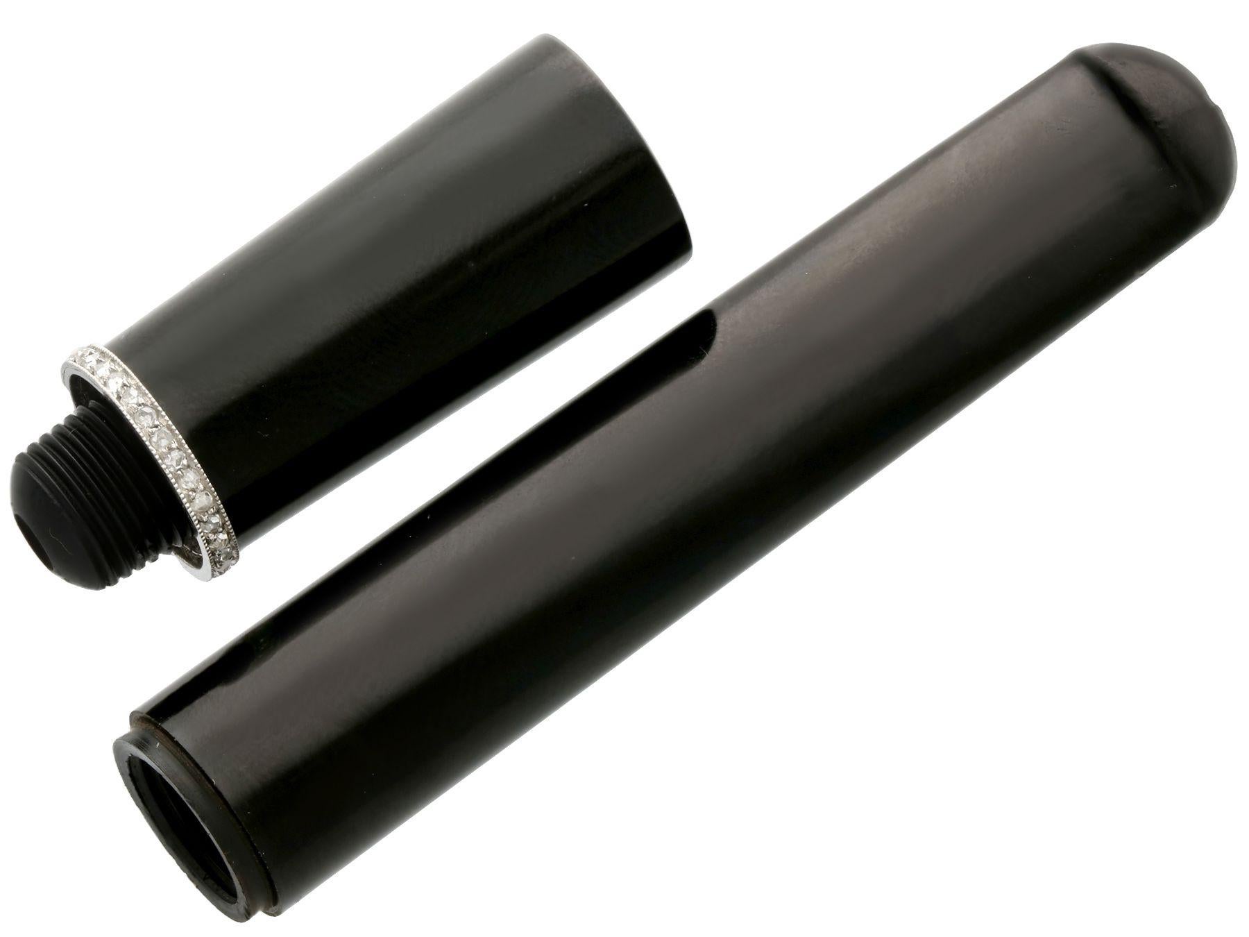Portachero Cartier Diamante Platino y Baquelita mediados del siglo XX en venta