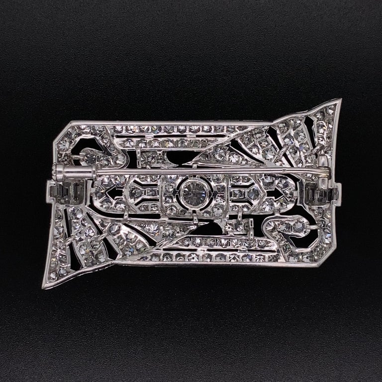 Diamond Platinum Art Deco Brooch Pin Estate Fine Jewelry In Excellent Condition For Sale In Montreal, QC