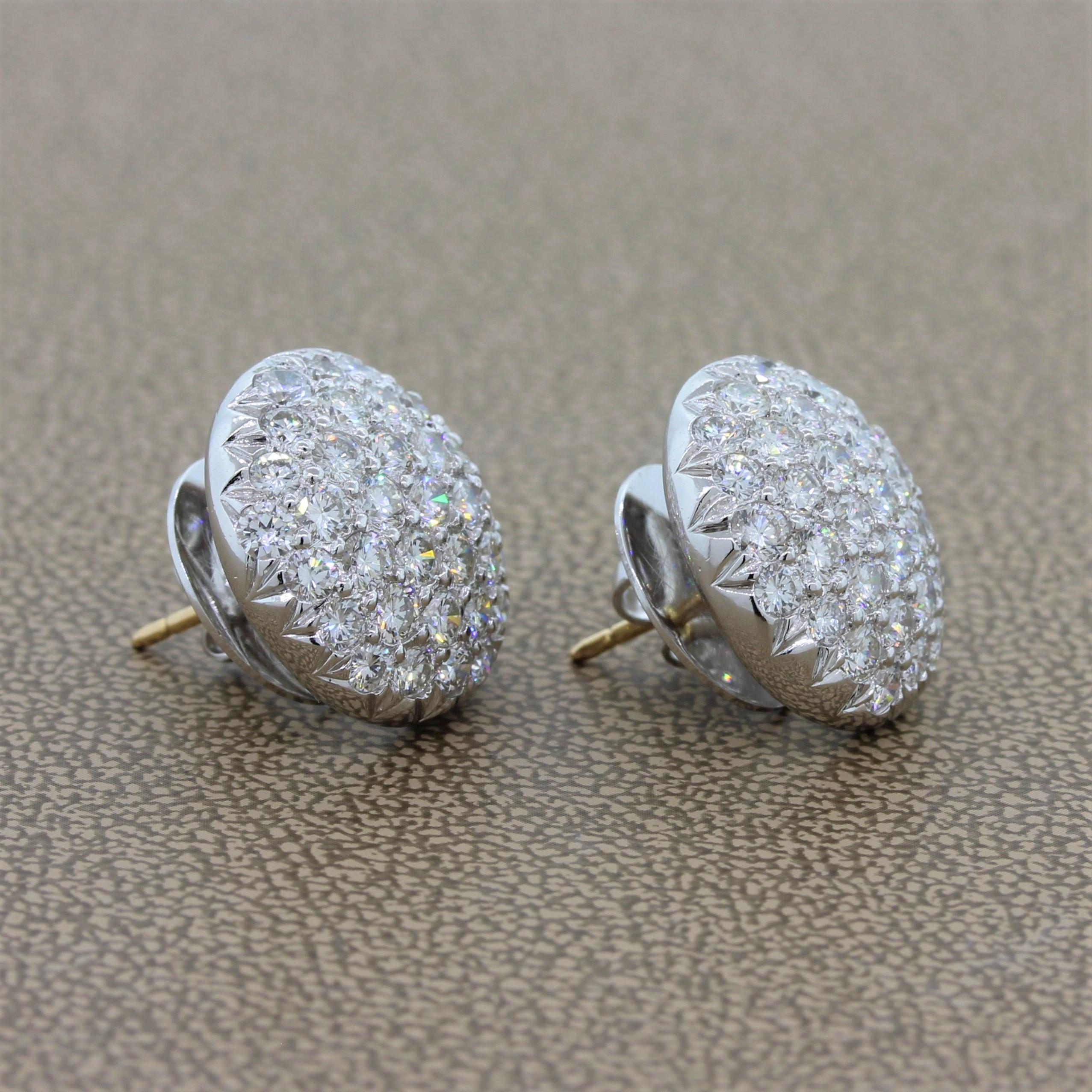 Diamond Platinum Cluster Button Earrings In New Condition For Sale In Beverly Hills, CA
