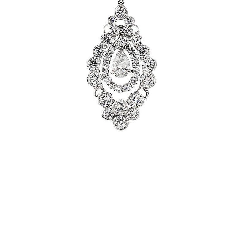 Taille ronde Boucles d'oreilles chandelier Art déco à diamants en vente