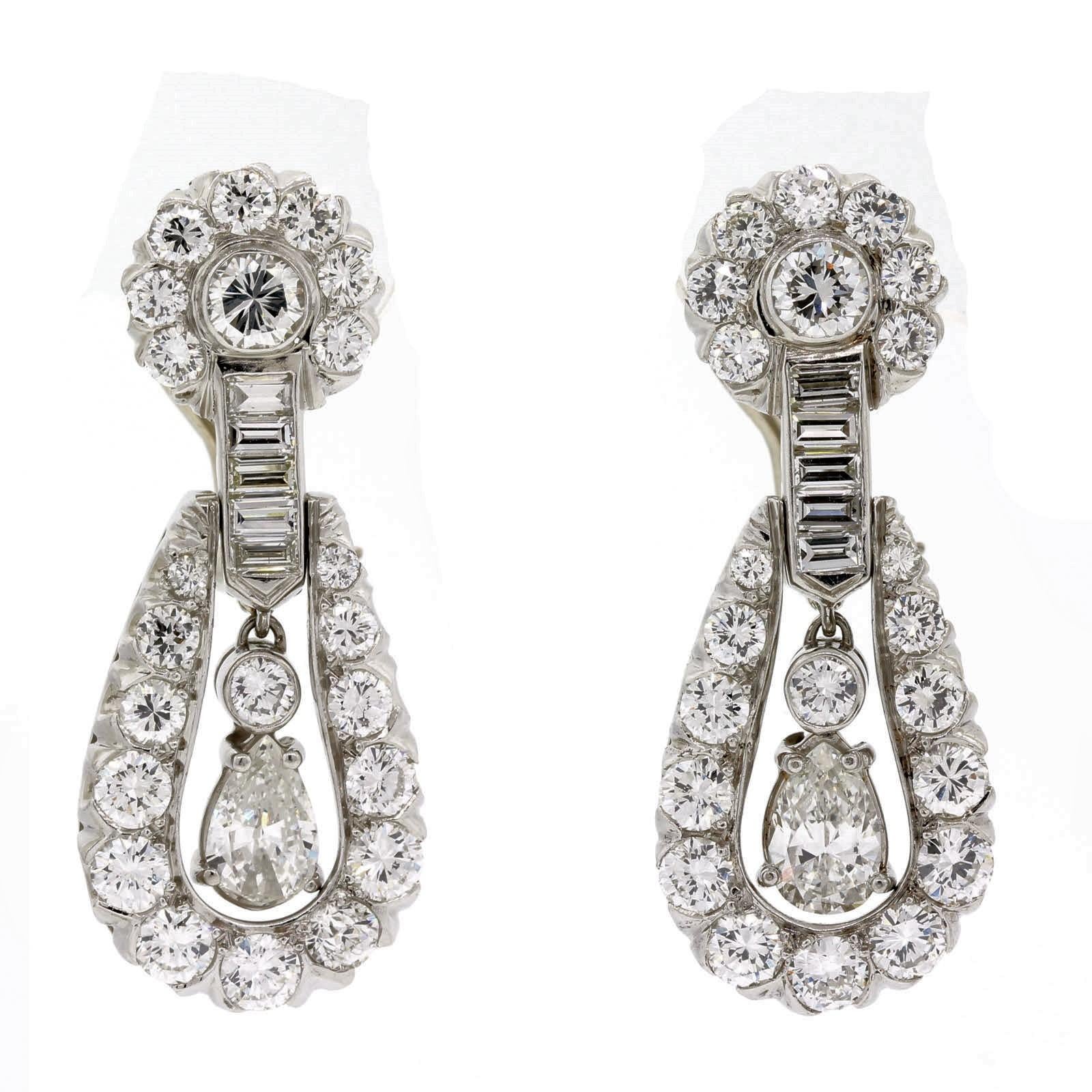  Vintage Diamond Platinum Dangle Earrings In Good Condition In Beverly Hills, CA