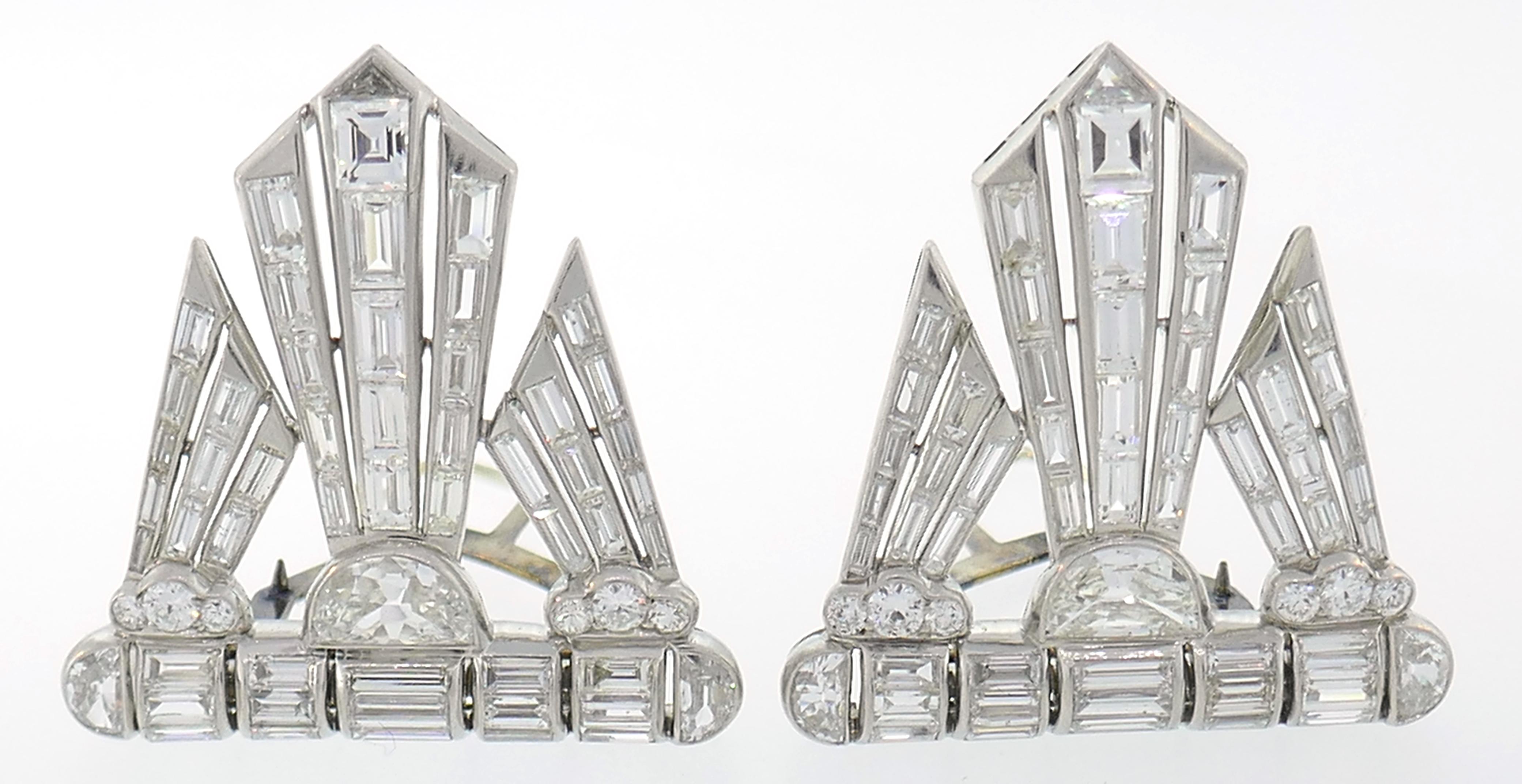 Classy Art Deco brooch that turns into a pair of double clips. Elegant, versatile, timeless and wearable, the pin is a great addition to your jewelry collection.
Made of platinum (tested) and set with round, baguette and half-moon cut diamonds. The