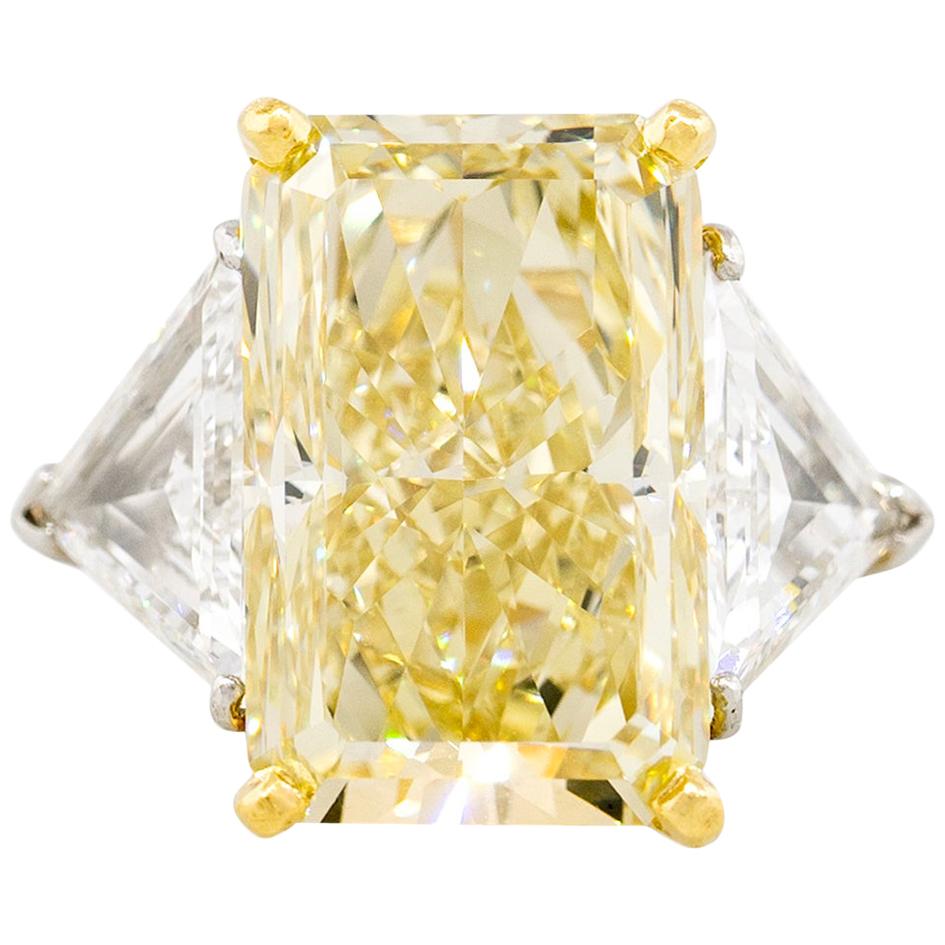 GIA Certified 12.02 Carat Radiant Diamond Engagement Ring Platinum in Stock