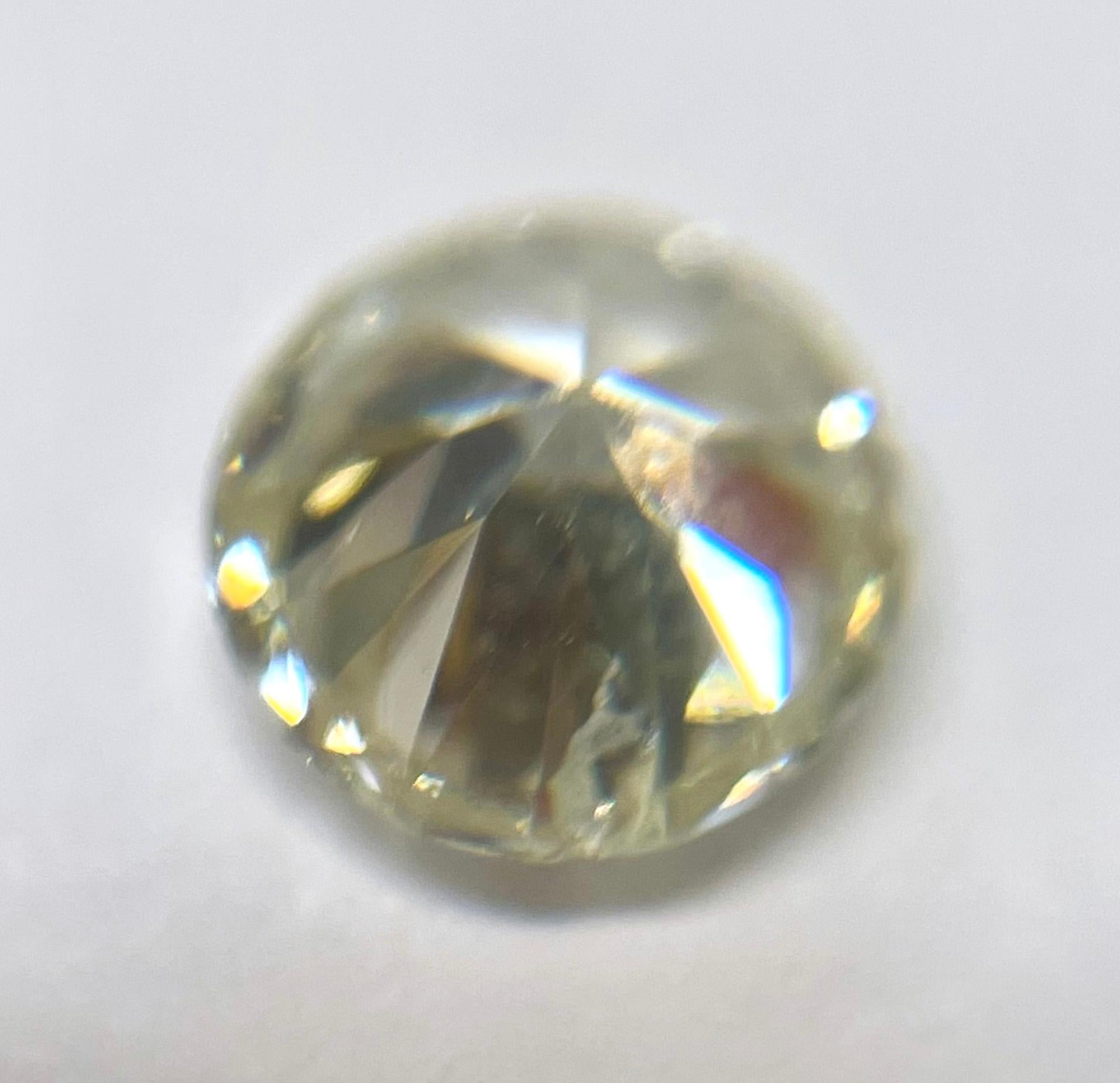 Diamond Platinum Engagement Ring For Sale 4