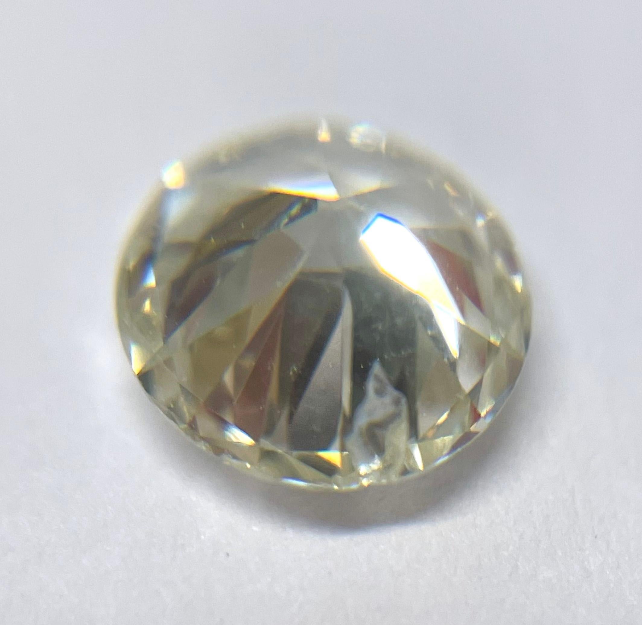 Diamond Platinum Engagement Ring For Sale 3
