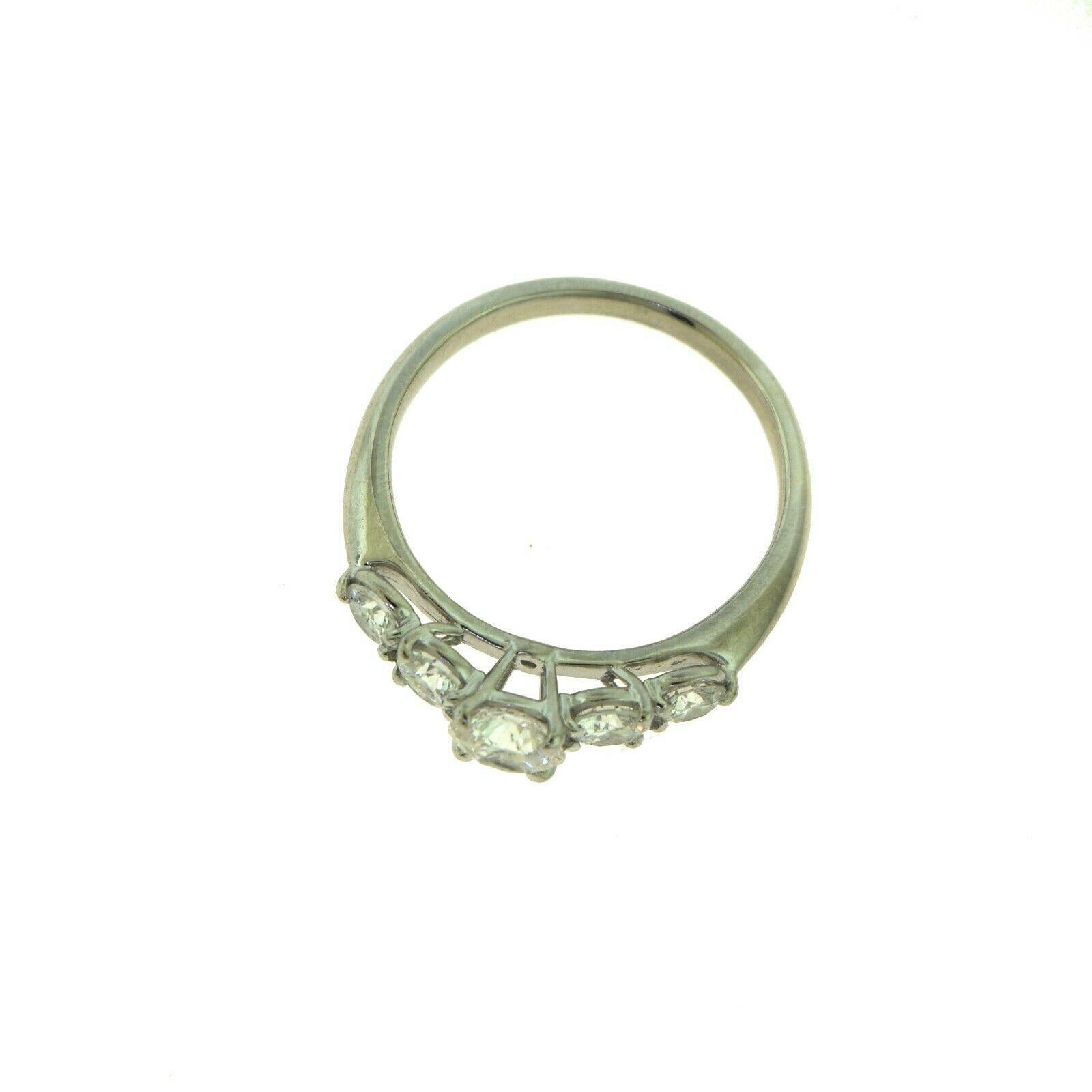Round Cut Diamond Platinum Engagement Wedding Ring