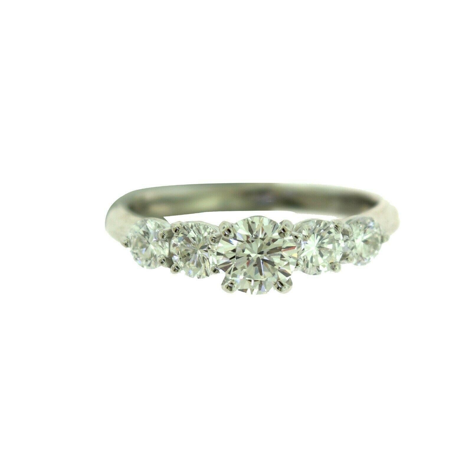 Diamond Platinum Engagement Wedding Ring In Good Condition In Miami, FL