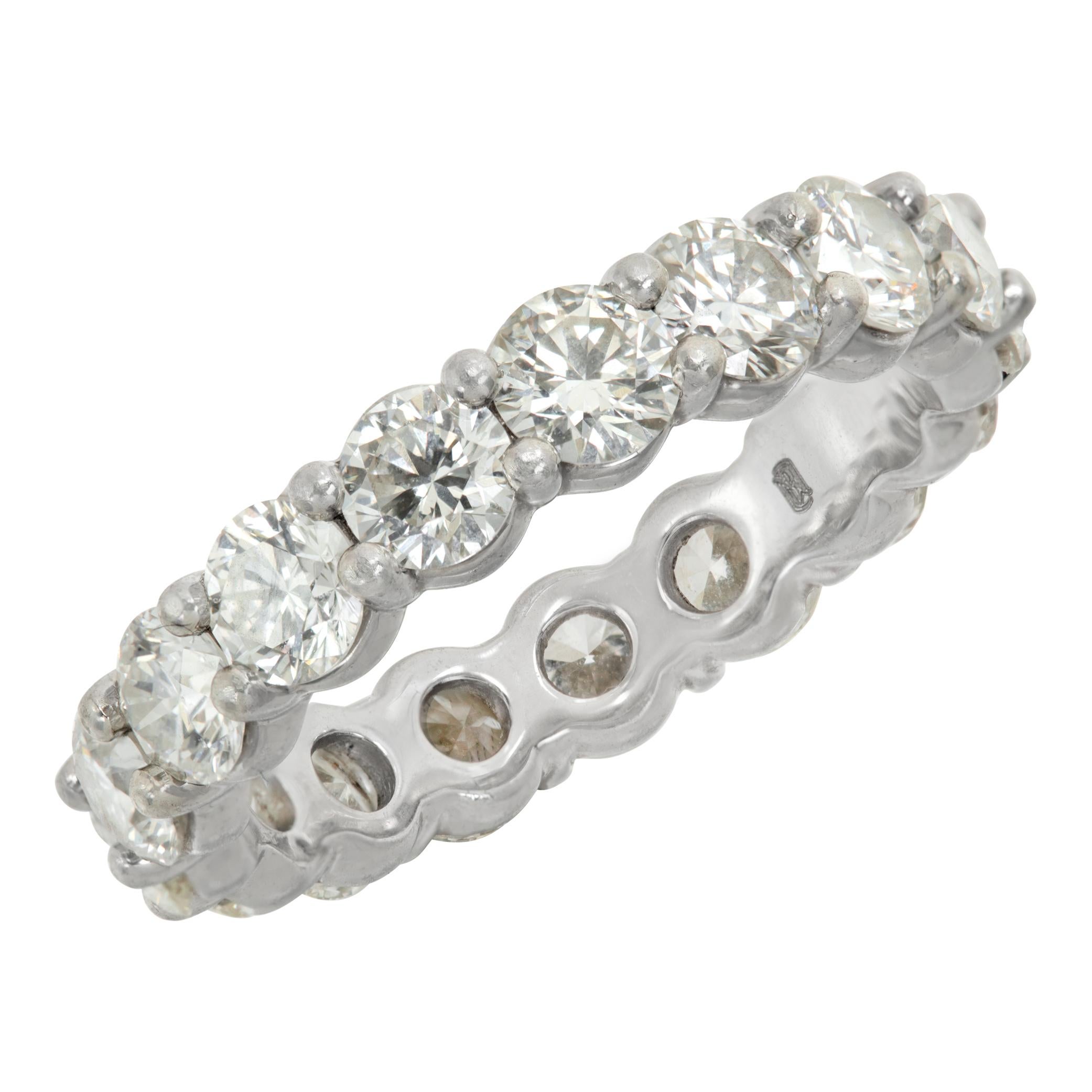 Diamond platinum eternity band In Excellent Condition For Sale In Surfside, FL