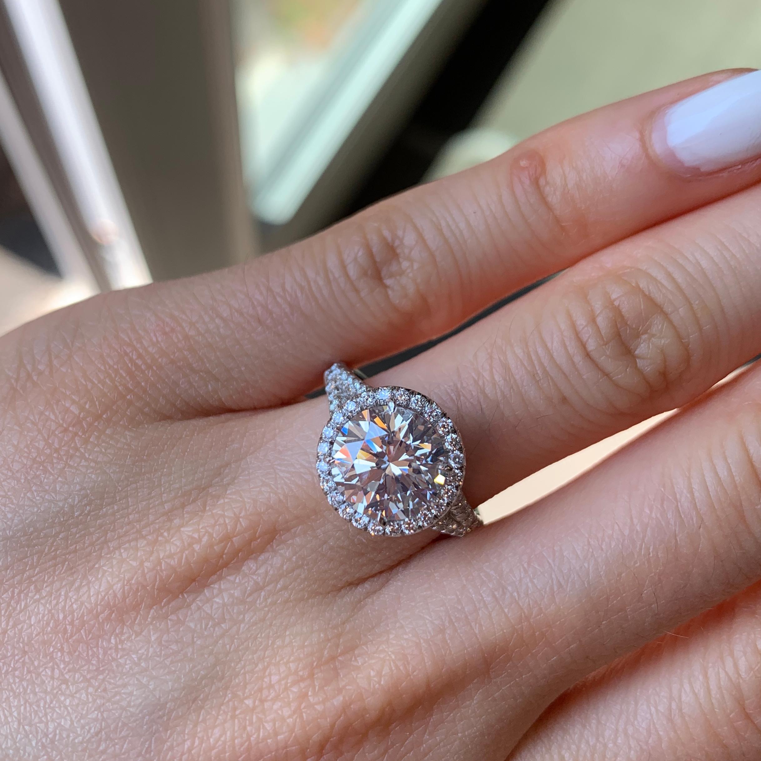 Women's GIA Certified 3.01 ct. Round Diamond Platinum Halo Engagement Ring