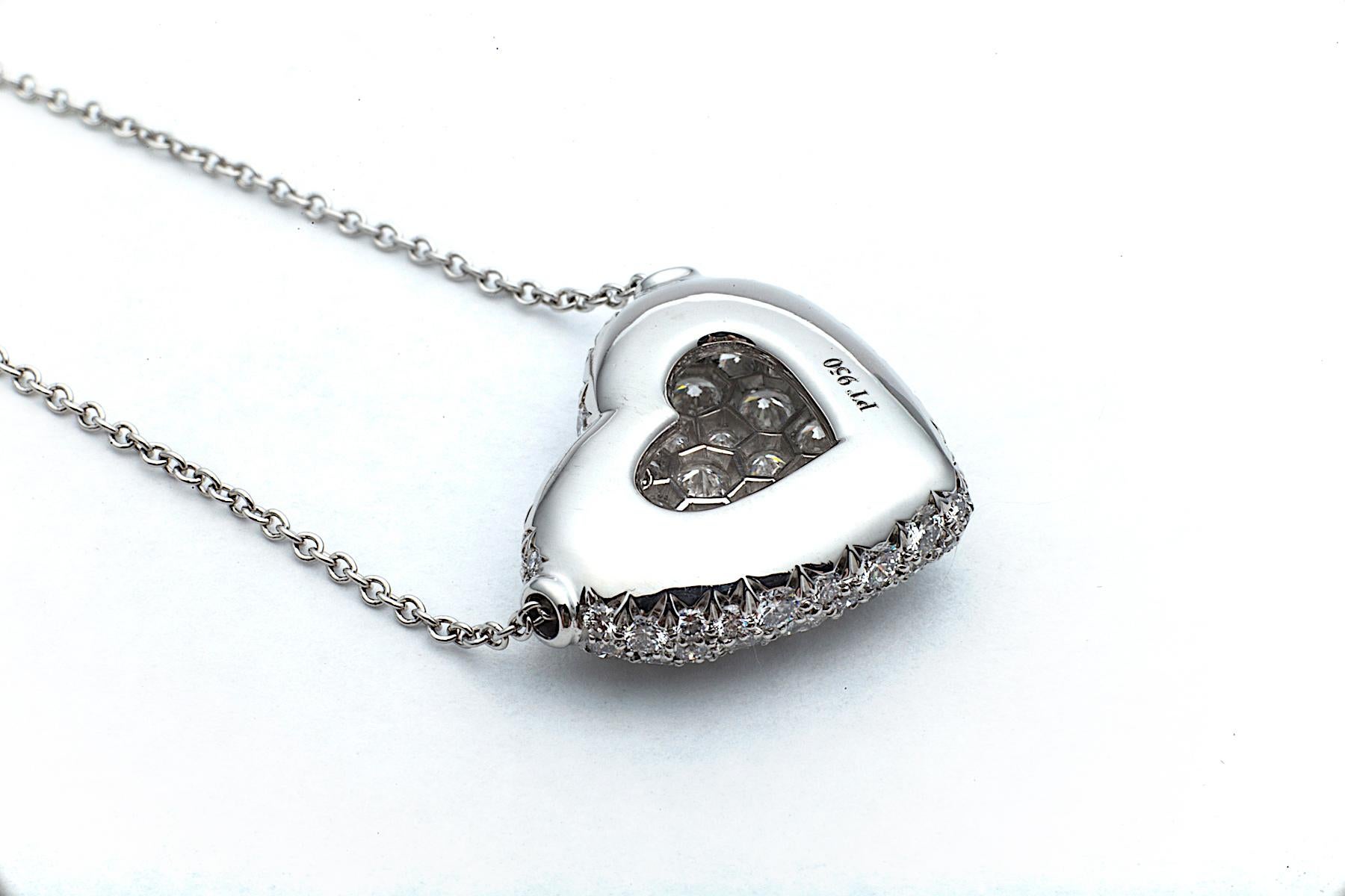 Diamond Platinum Heart Pendant Necklace In New Condition In Greenwich, CT