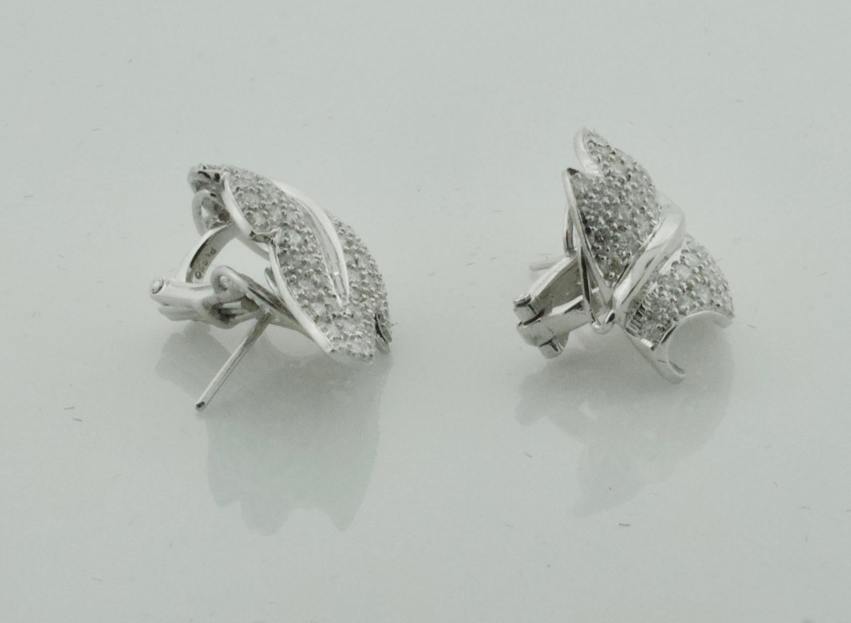 Diamond Platinum Leaf Earrings 4.00 Carat In Excellent Condition In Wailea, HI