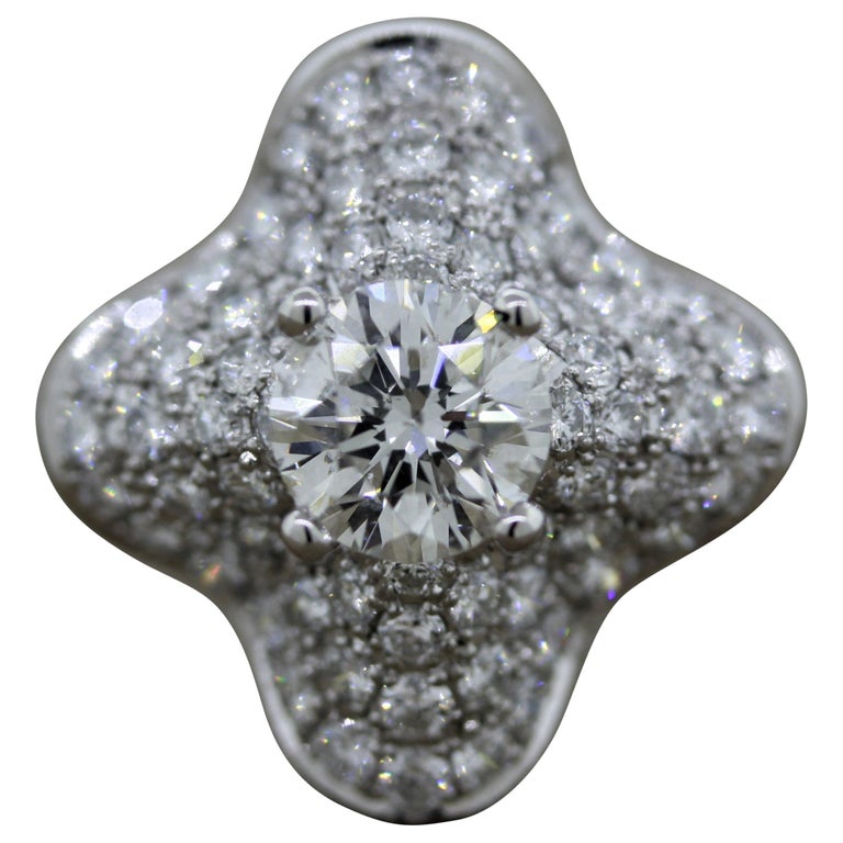 Diamond Platinum “Lucky Clover” Engagement Ring For Sale at 1stDibs