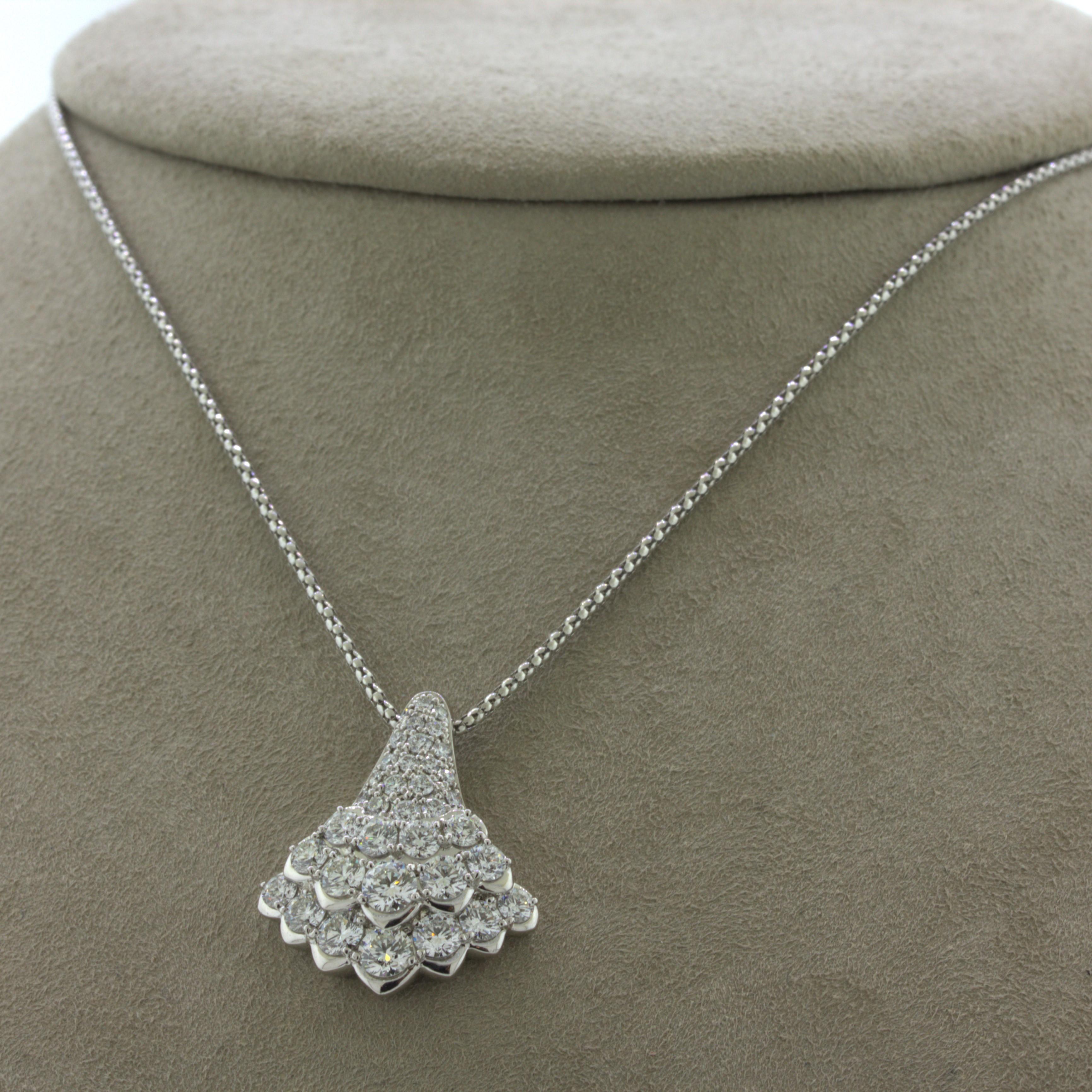 Diamond Platinum Pendant In New Condition For Sale In Beverly Hills, CA