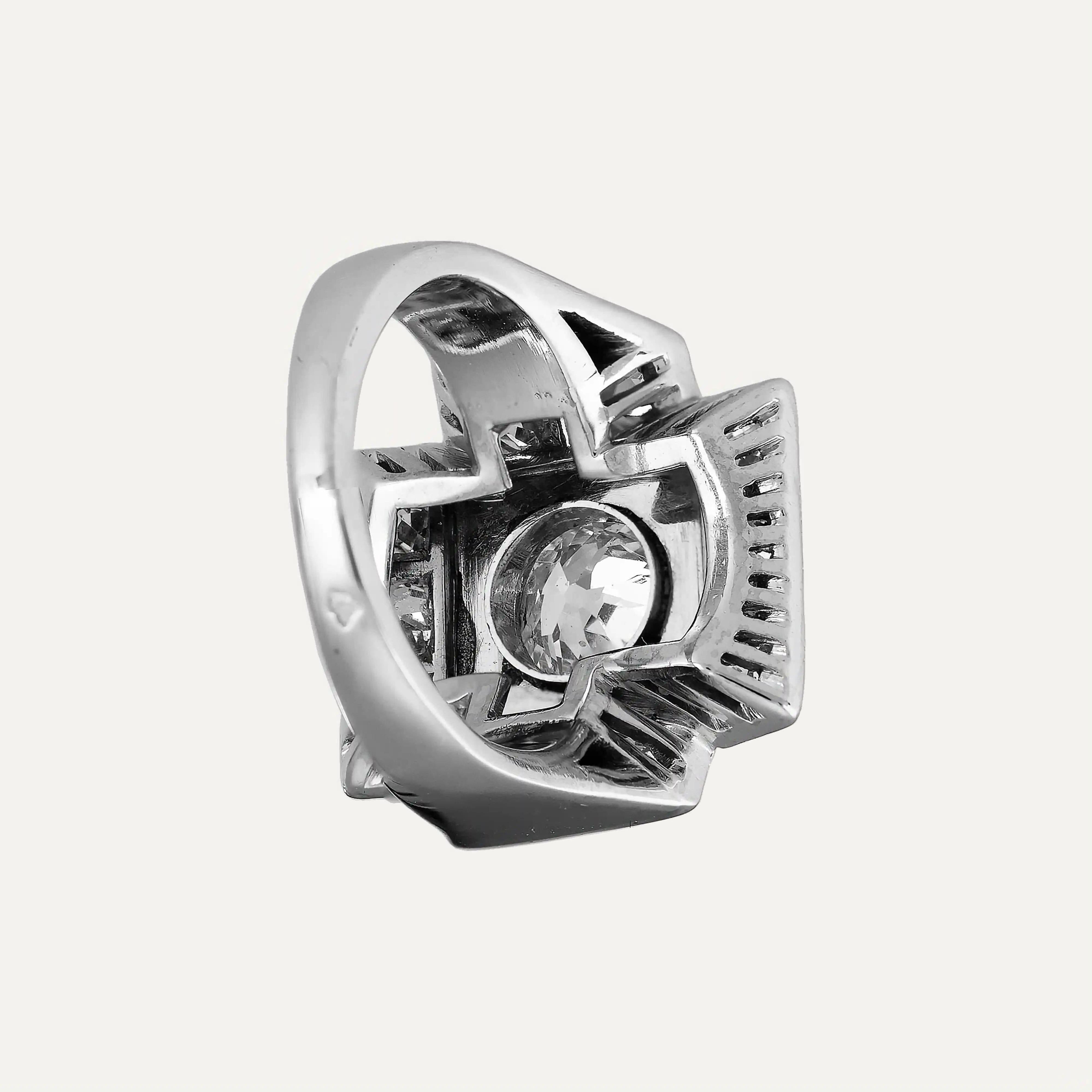 Women's or Men's Art Déco Diamond Platinum Ring For Sale