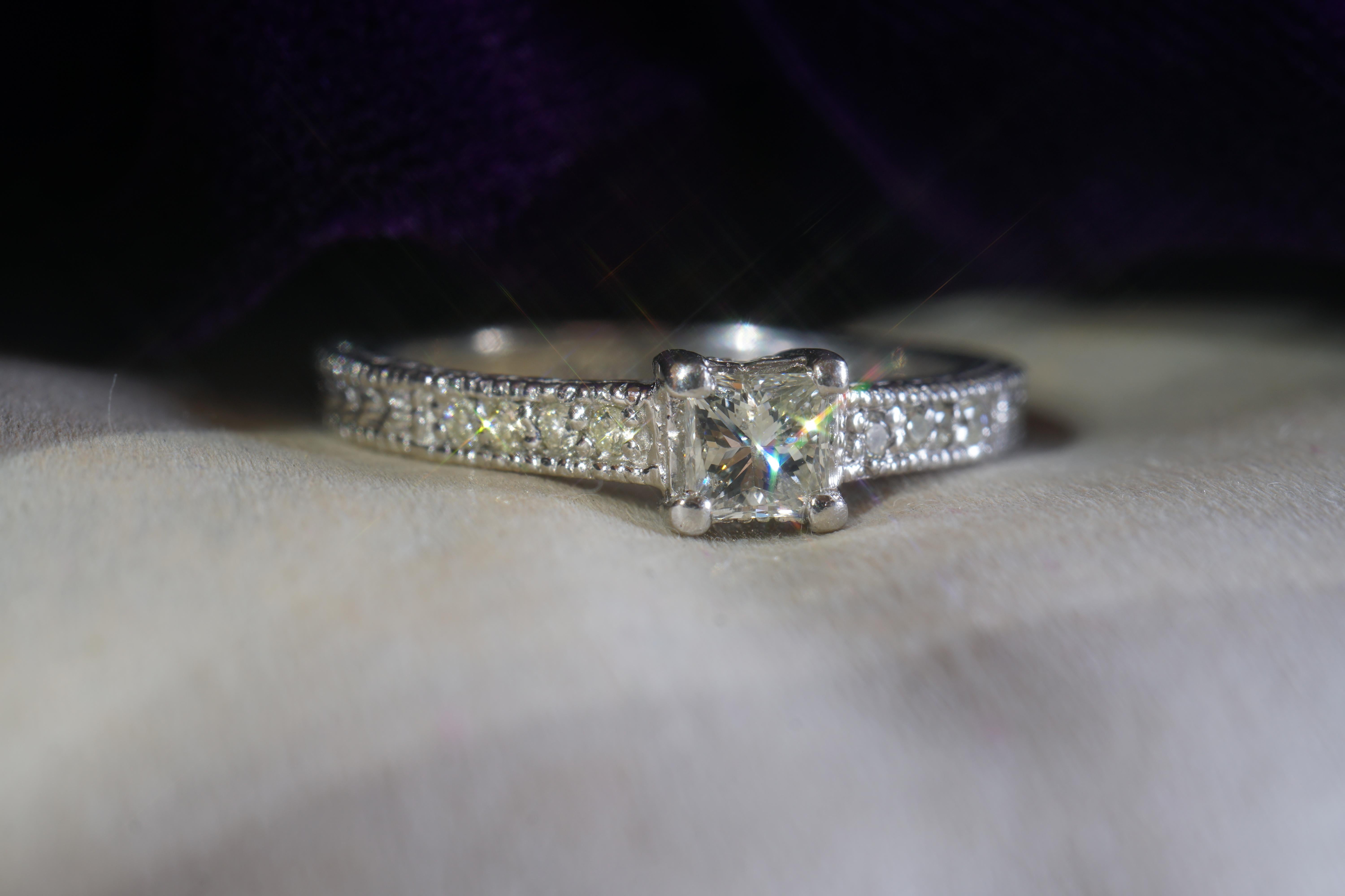Women's Diamond Platinum Ring Vintage Princess Solitaire Wedding Engagement Fine VS