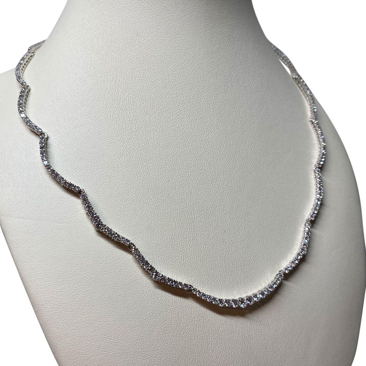 Contemporary Diamond and Platinum Scalloped Necklace