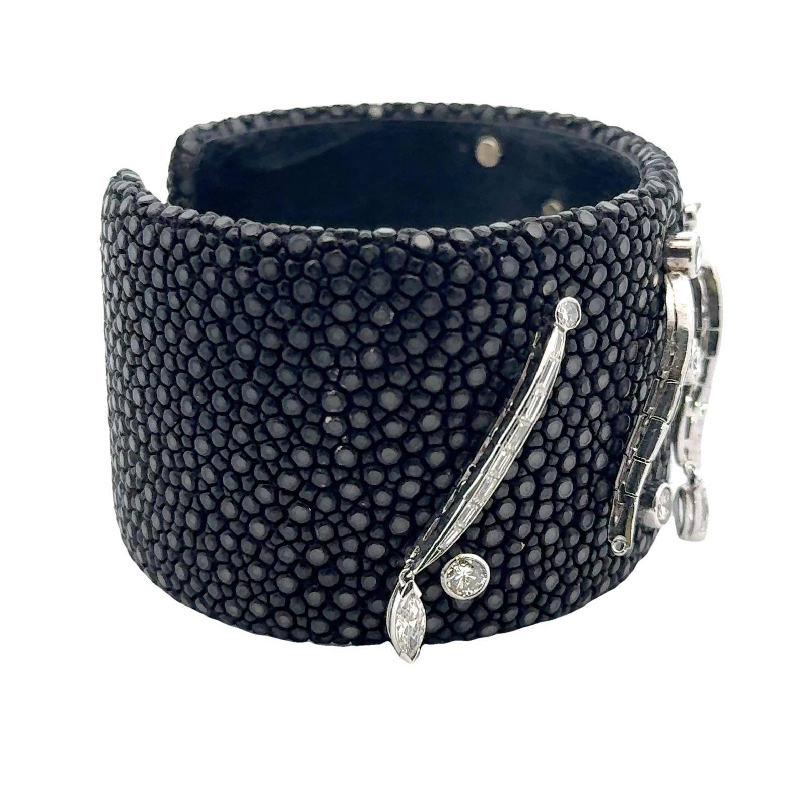 Diamond Platinum Stingray Skin Cuff Modern Bracelet For Sale 2