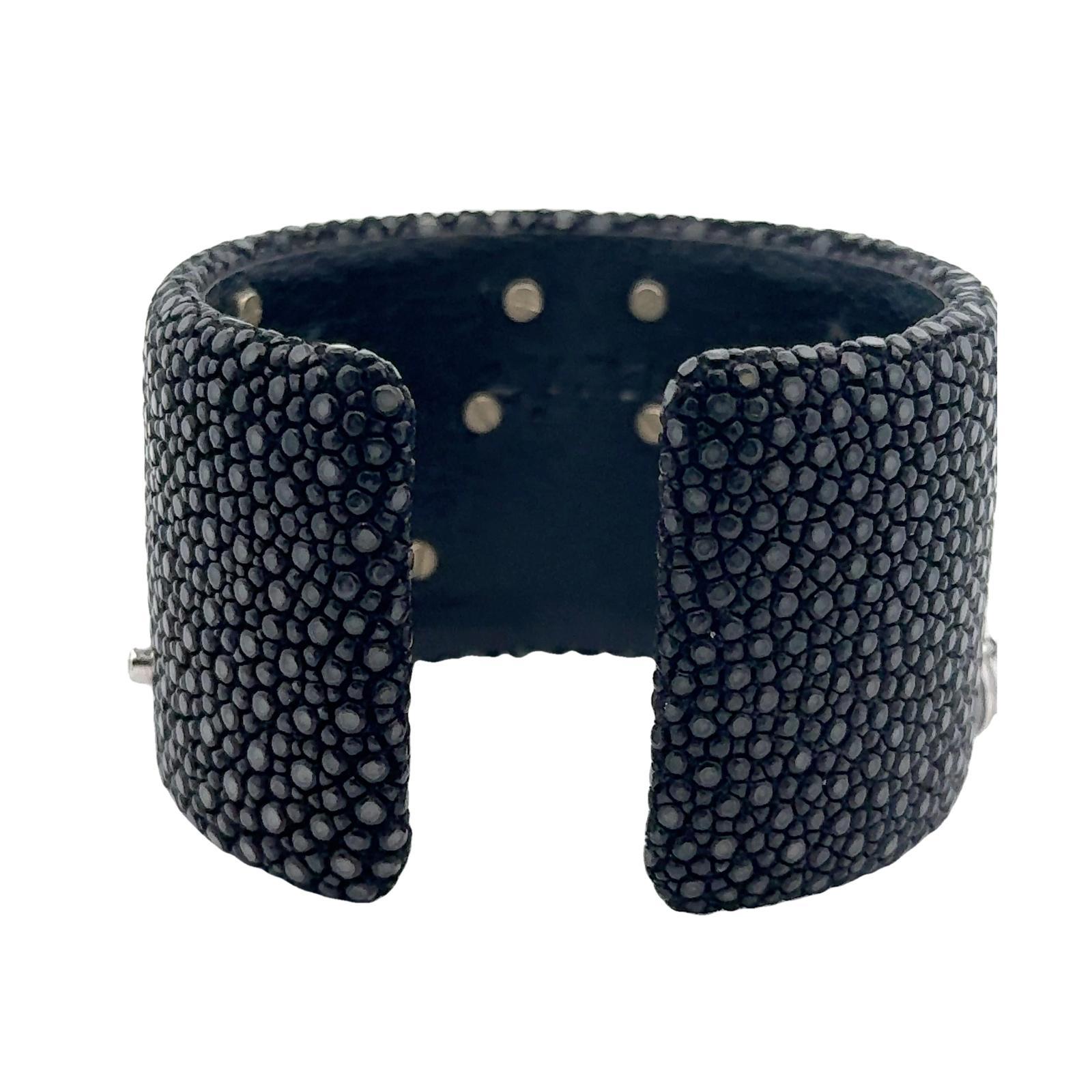 Diamond Platinum Stingray Skin Cuff Modern Bracelet For Sale 3