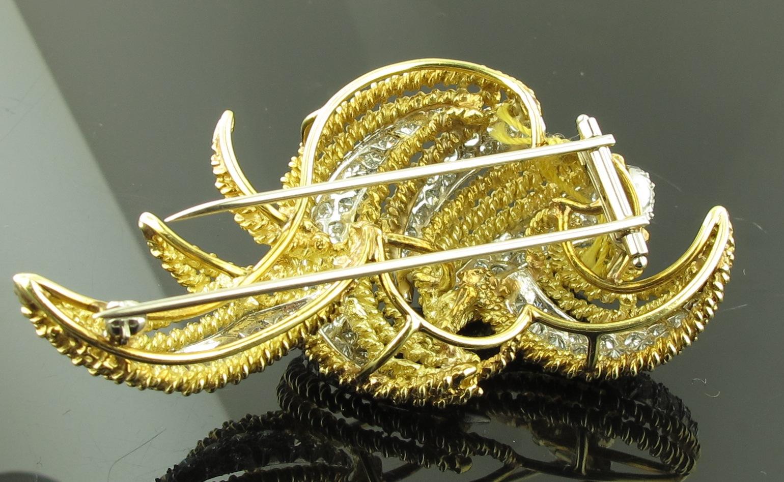 Diamond, Platinum and 18 karat yellow gold Woven Brooch In Excellent Condition For Sale In Palm Desert, CA