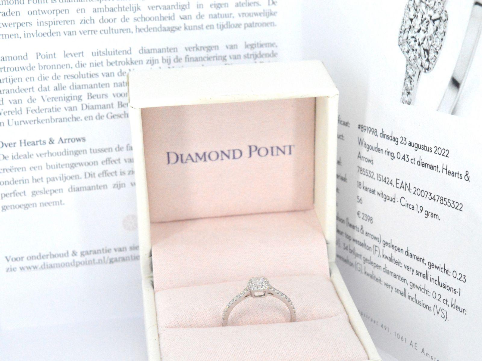 Diamond Point - White Golden Hearts and Arrows Diamonds ring For Sale 3