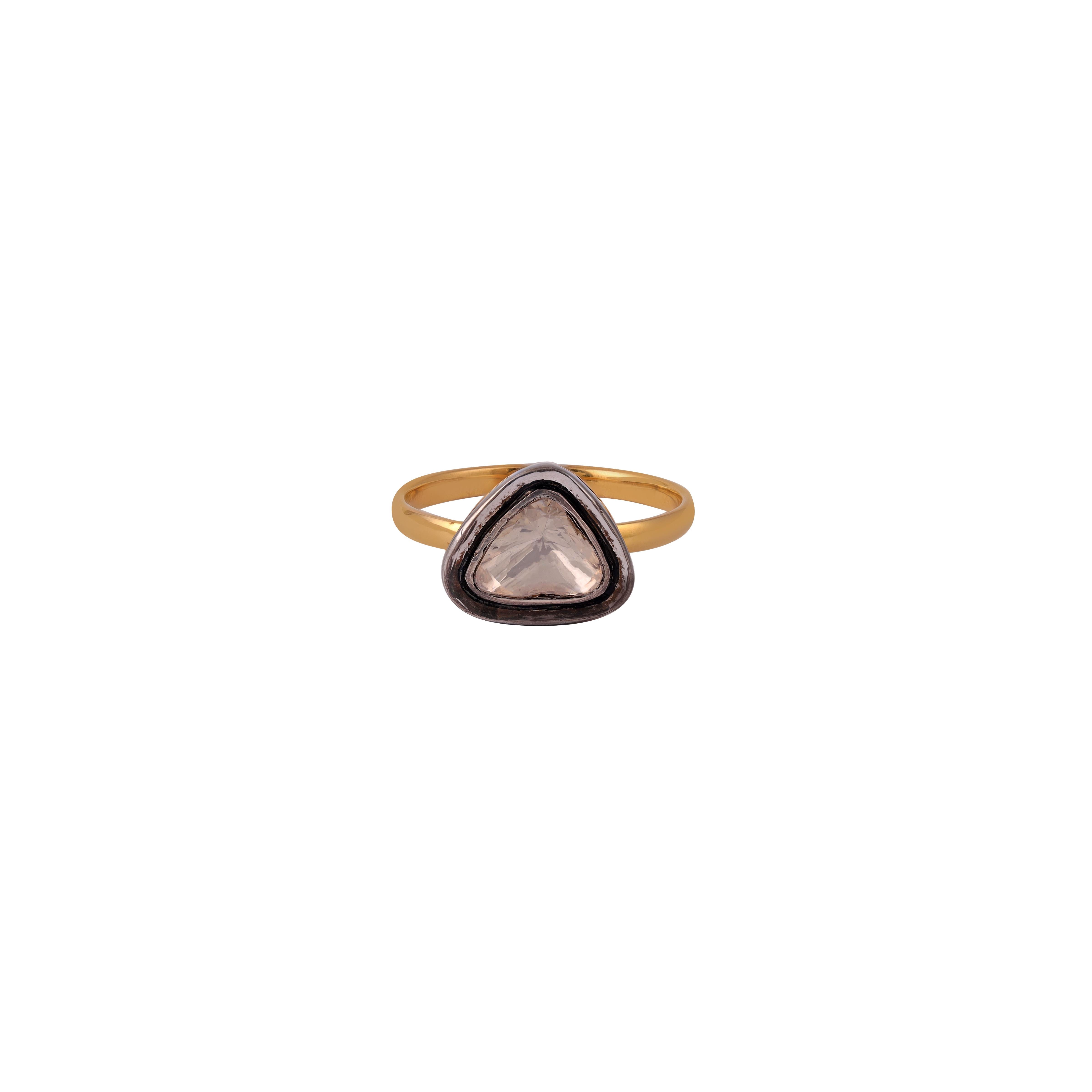 Magnifique diamant de 0.25 carat Polki / taille rose  Bague artisanale de style antique

Or 18 k  1,63 GMS
Argent        1.02
Services sur mesure
Le redimensionnement est possible.
Demande de personnalisation
