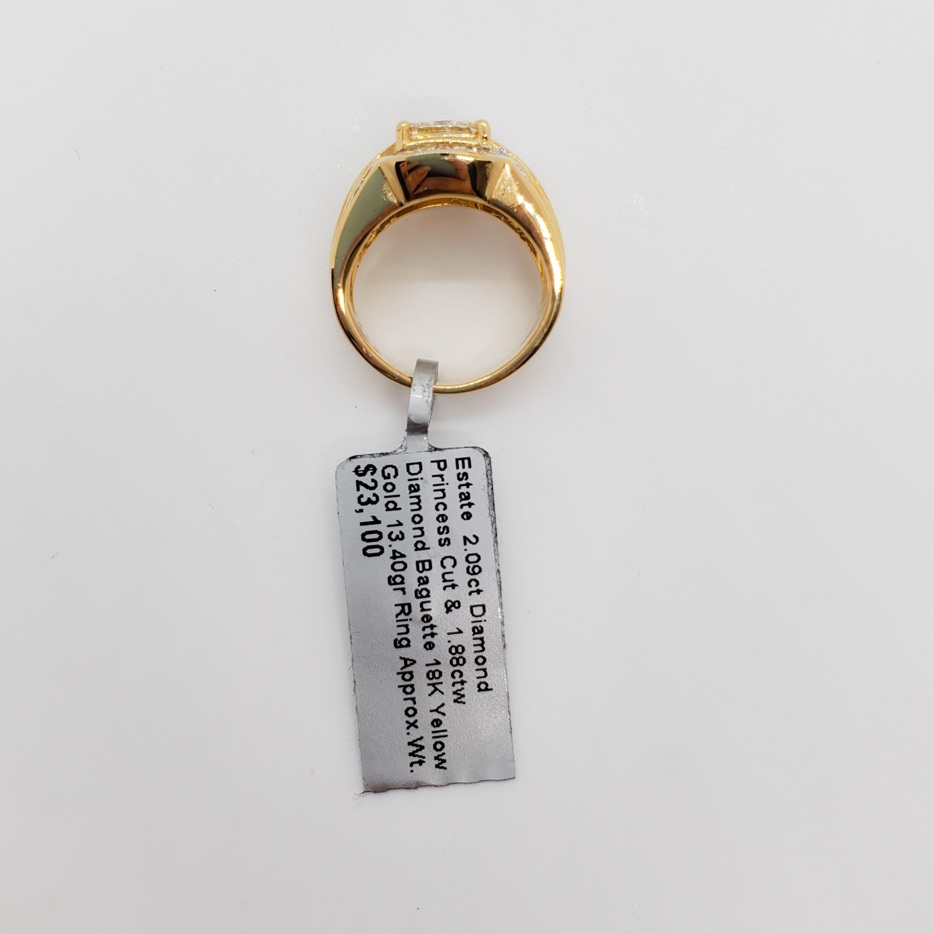 Women's or Men's Diamond Princess and Baguette Ring in 18 Karat Yellow Gold