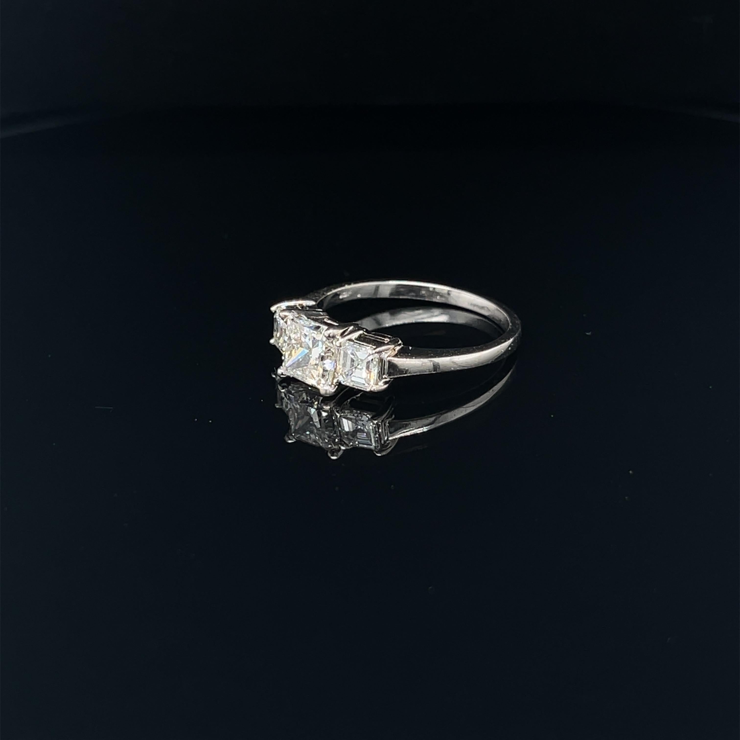 Contemporary Diamond Princess Cut 1.00 Carat Engagement Ring 18K White Gold For Sale