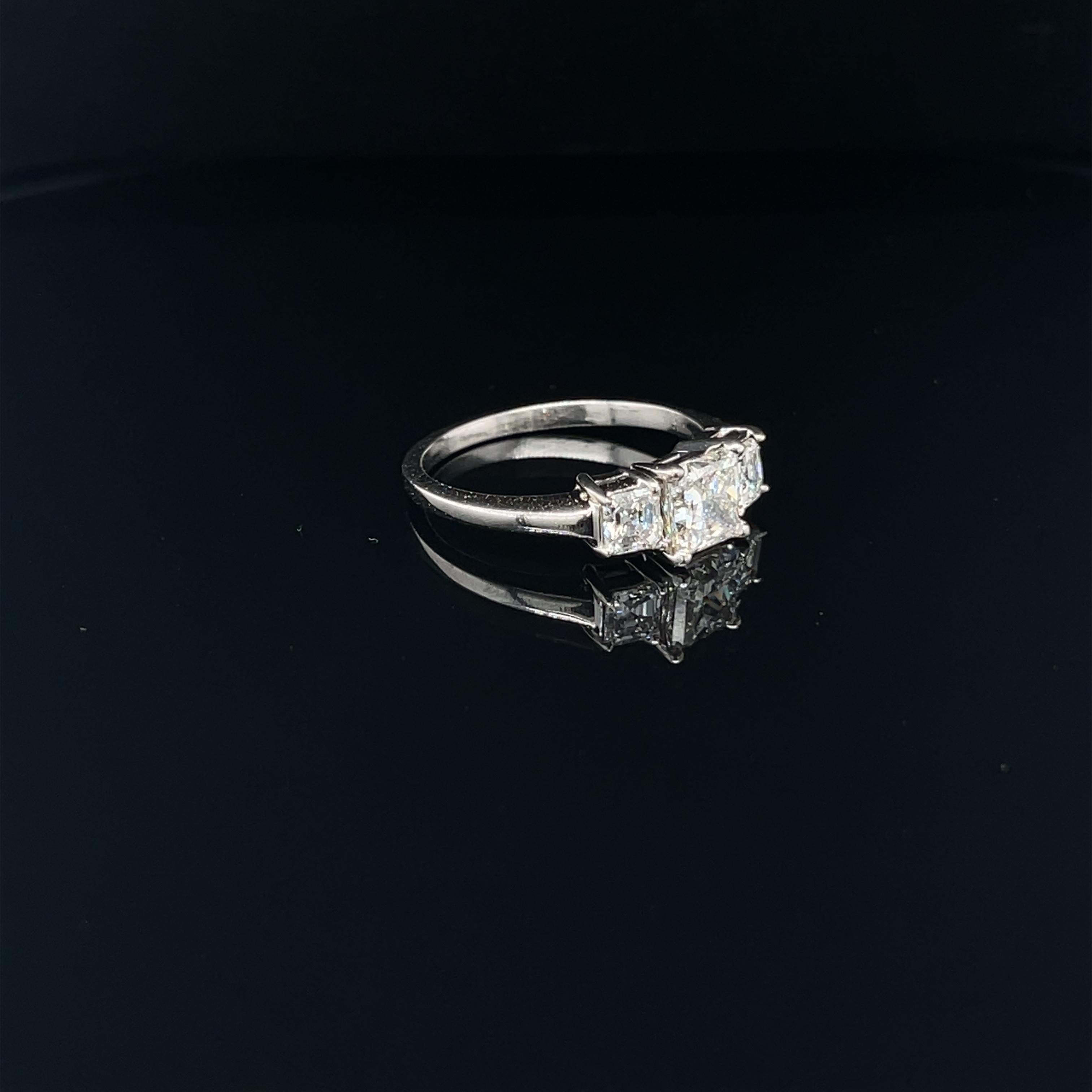 Diamond Princess Cut 1.00 Carat Engagement Ring 18K White Gold In New Condition For Sale In Beverly Hills, CA