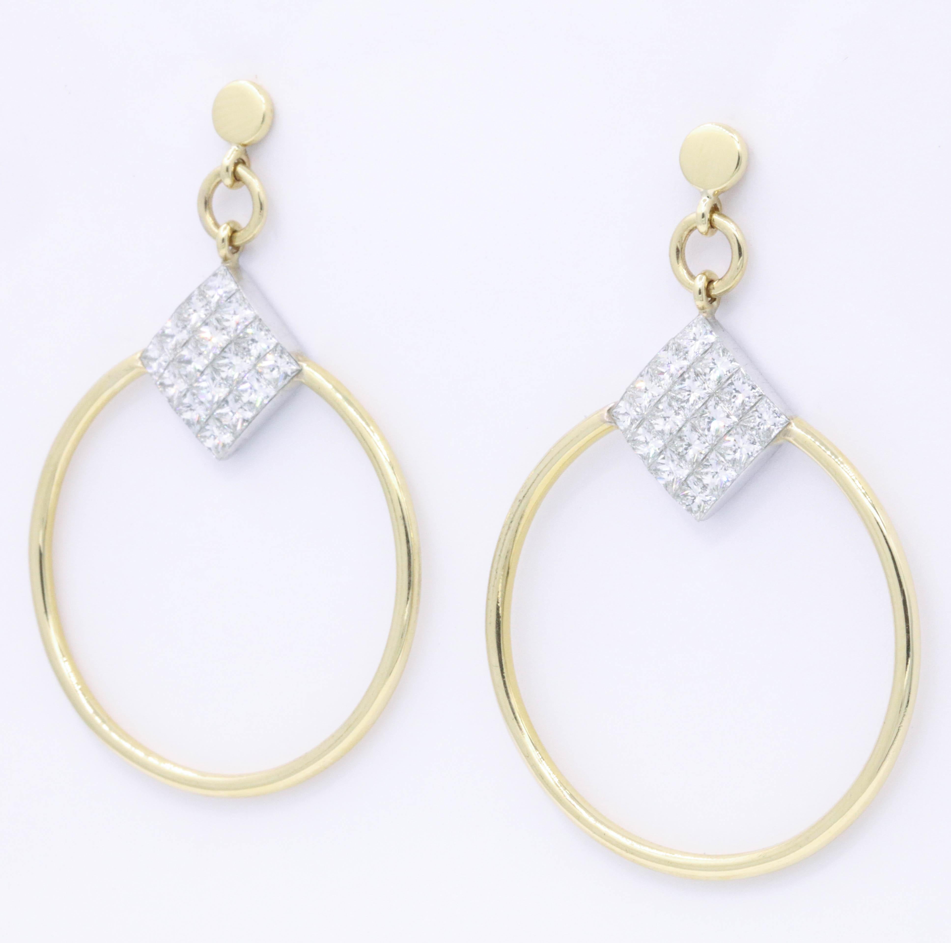 Contemporain Créoles en or 18 carats avec diamants taille princesse de 4 carats en vente