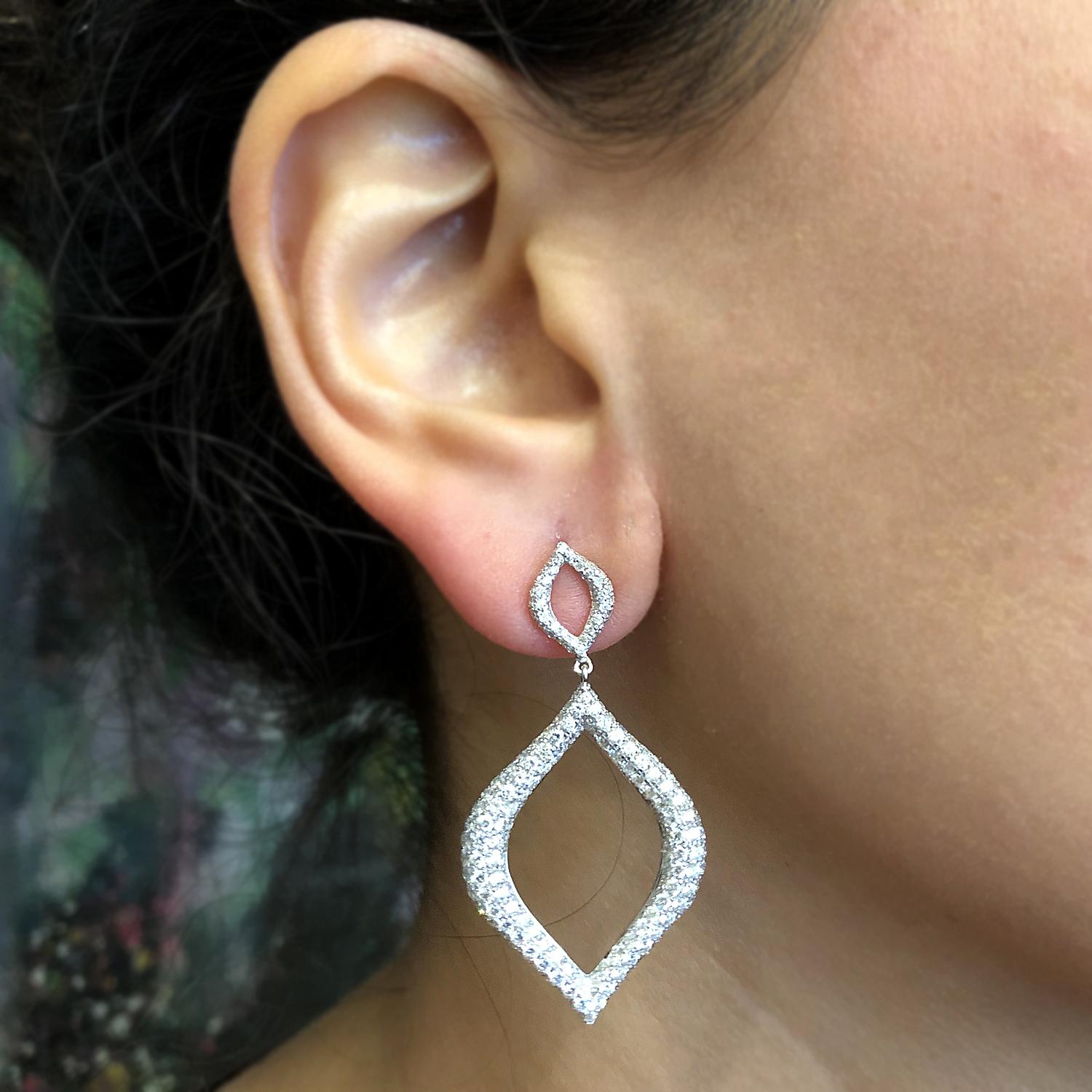 Diamant-Diamant-Prinzessin-Gold-Tropfen-Ohrringe (Moderne) im Angebot