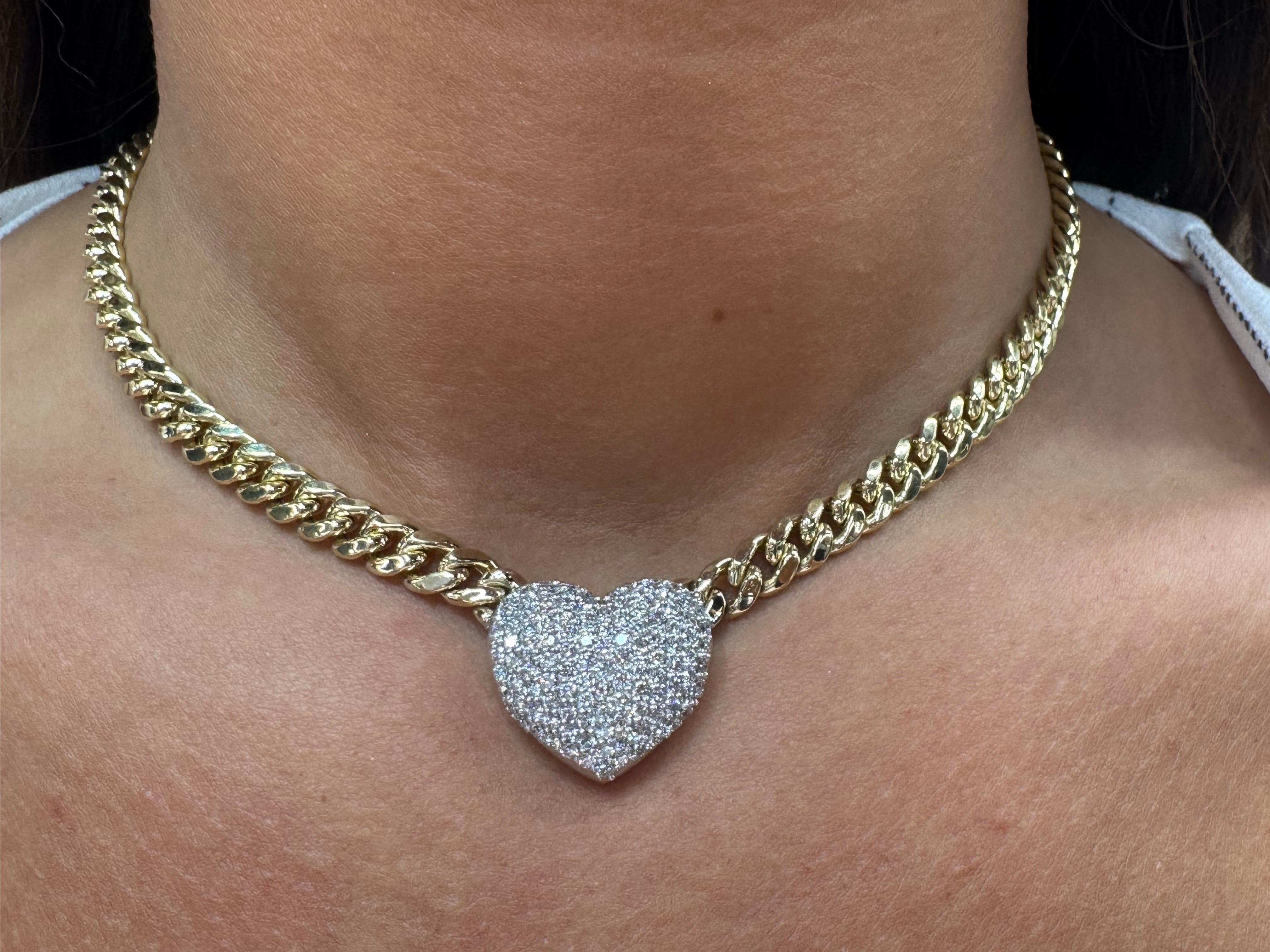 Cuore soffiato con pavé di diamanti su catena cubana in oro bianco 14 carati 2,49 CTS G SI1-2 in vendita 1