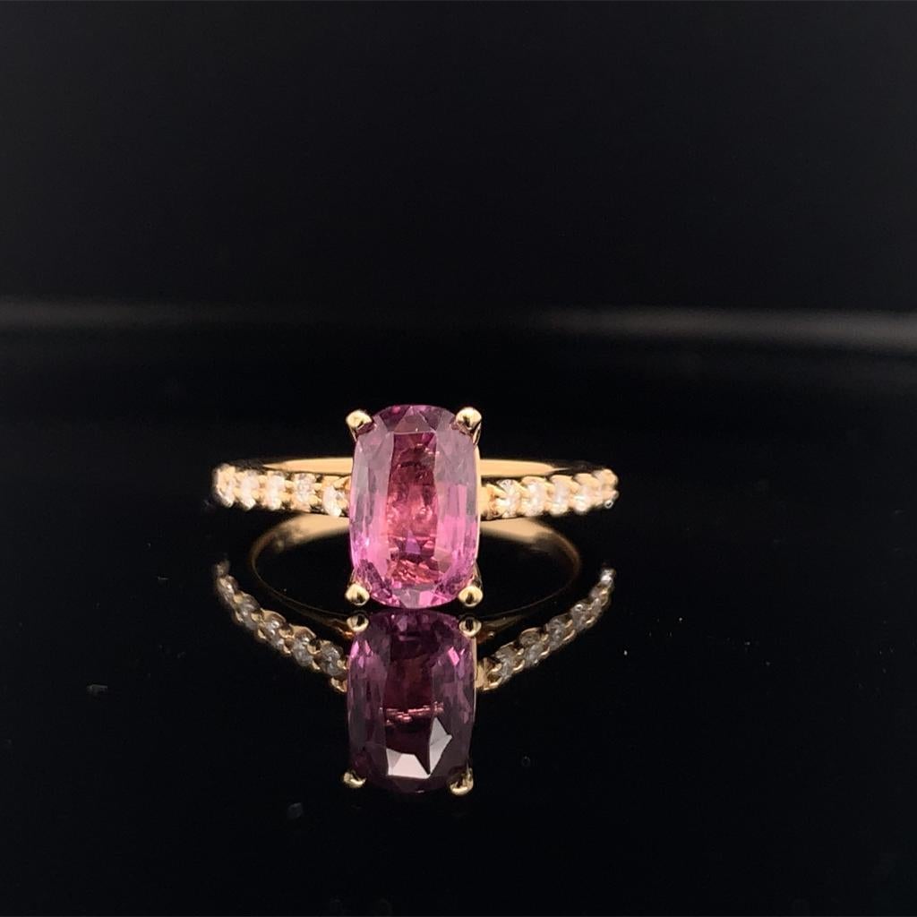 Bague en or 14 carats avec diamants et saphirs violets 2 TCW certifiés en vente 4
