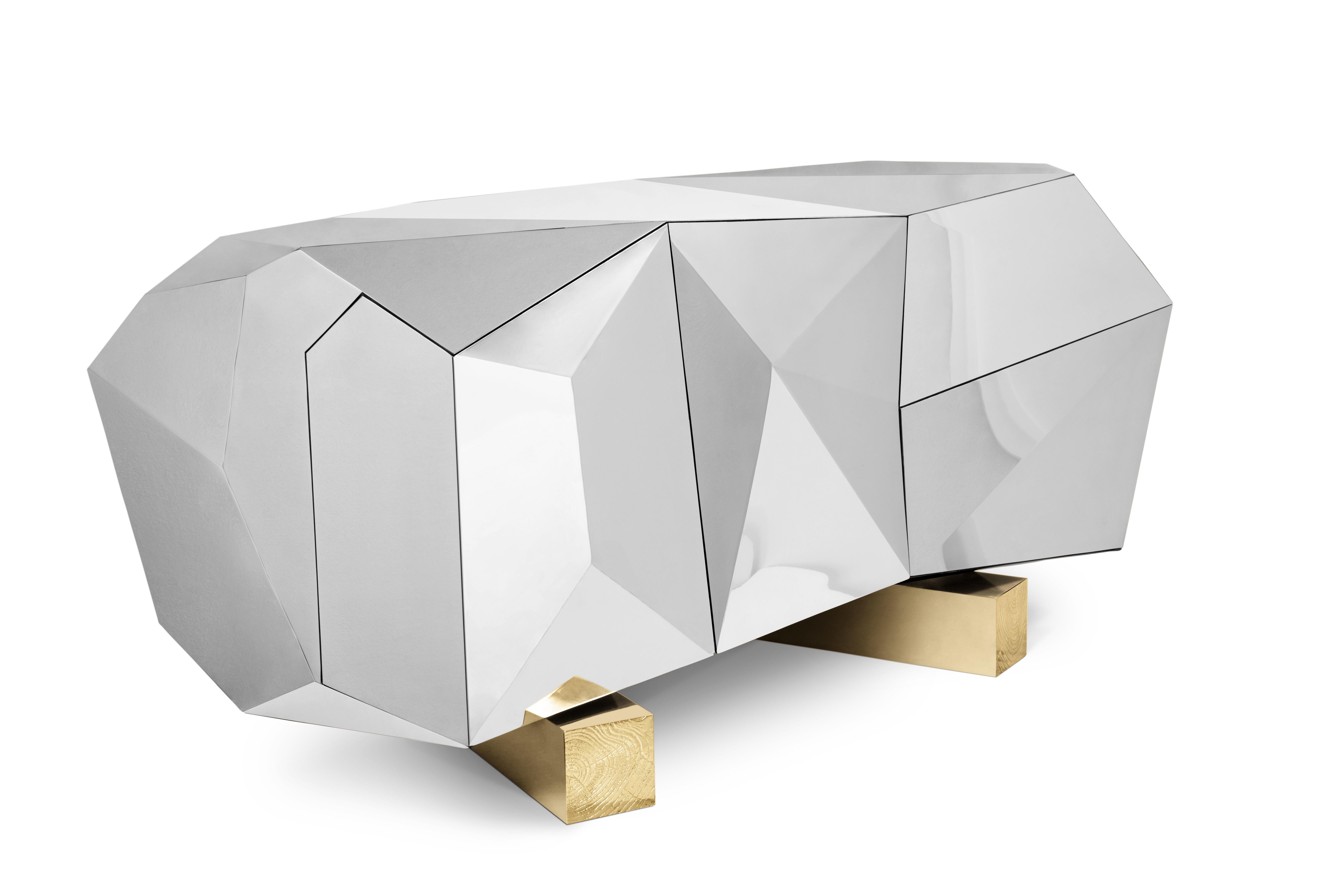L'emblématique buffet à facettes Diamond Pyrite est réinventé comme un résultat remarquable de la pensée architecturale avec un puissant effet de scintillement.