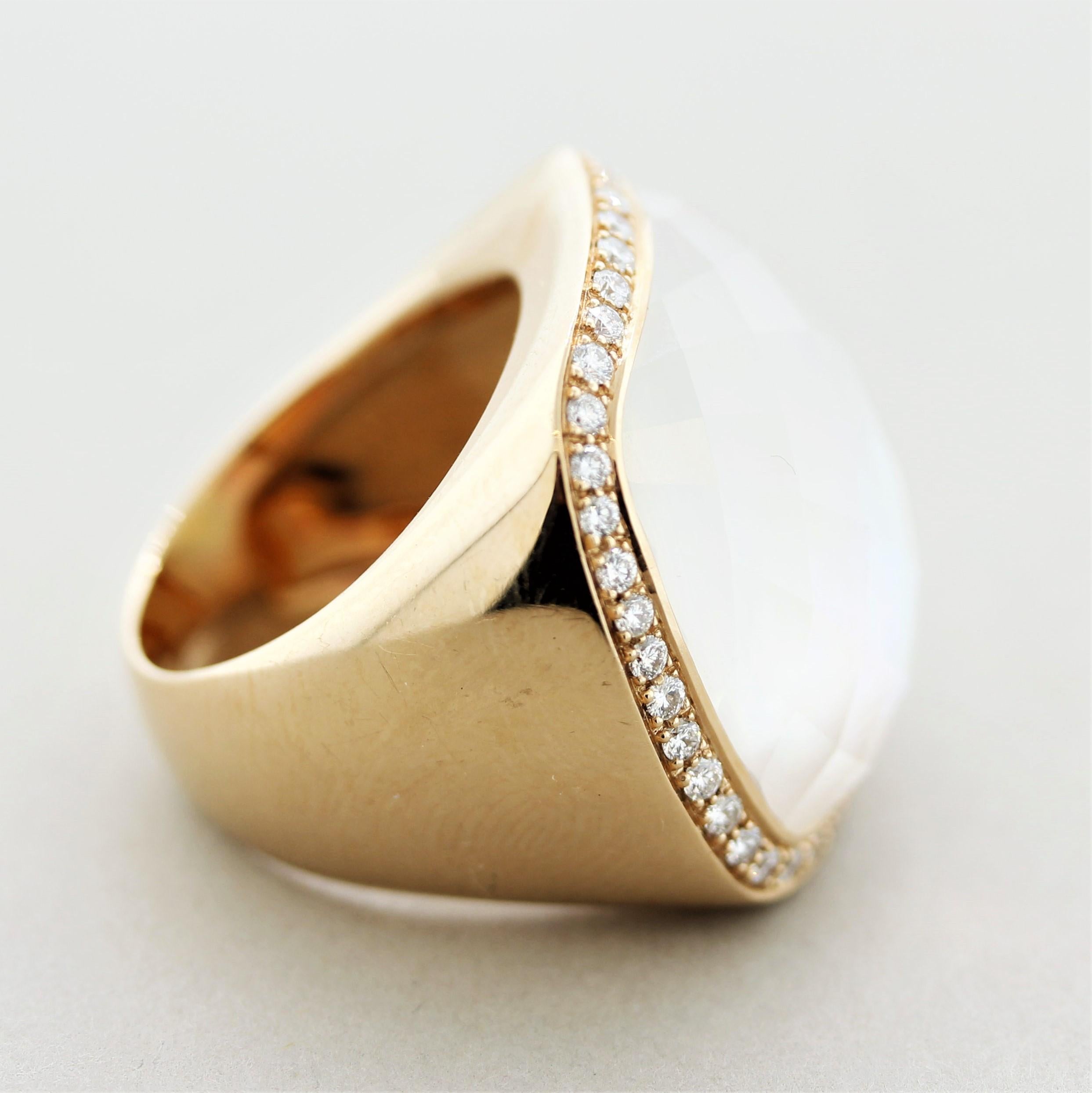Diamond Quartz-Crystal Mother-of-Pearl Gold Cocktail Ring In New Condition In Beverly Hills, CA