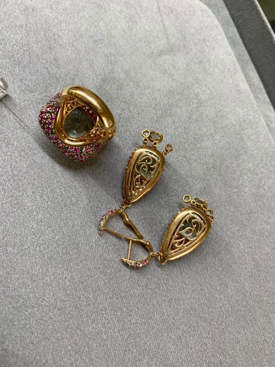Modern Diamond Quartz Green Sapphire Pink Sapphire Quartz Yellow Gold 18 Karat Earrings For Sale