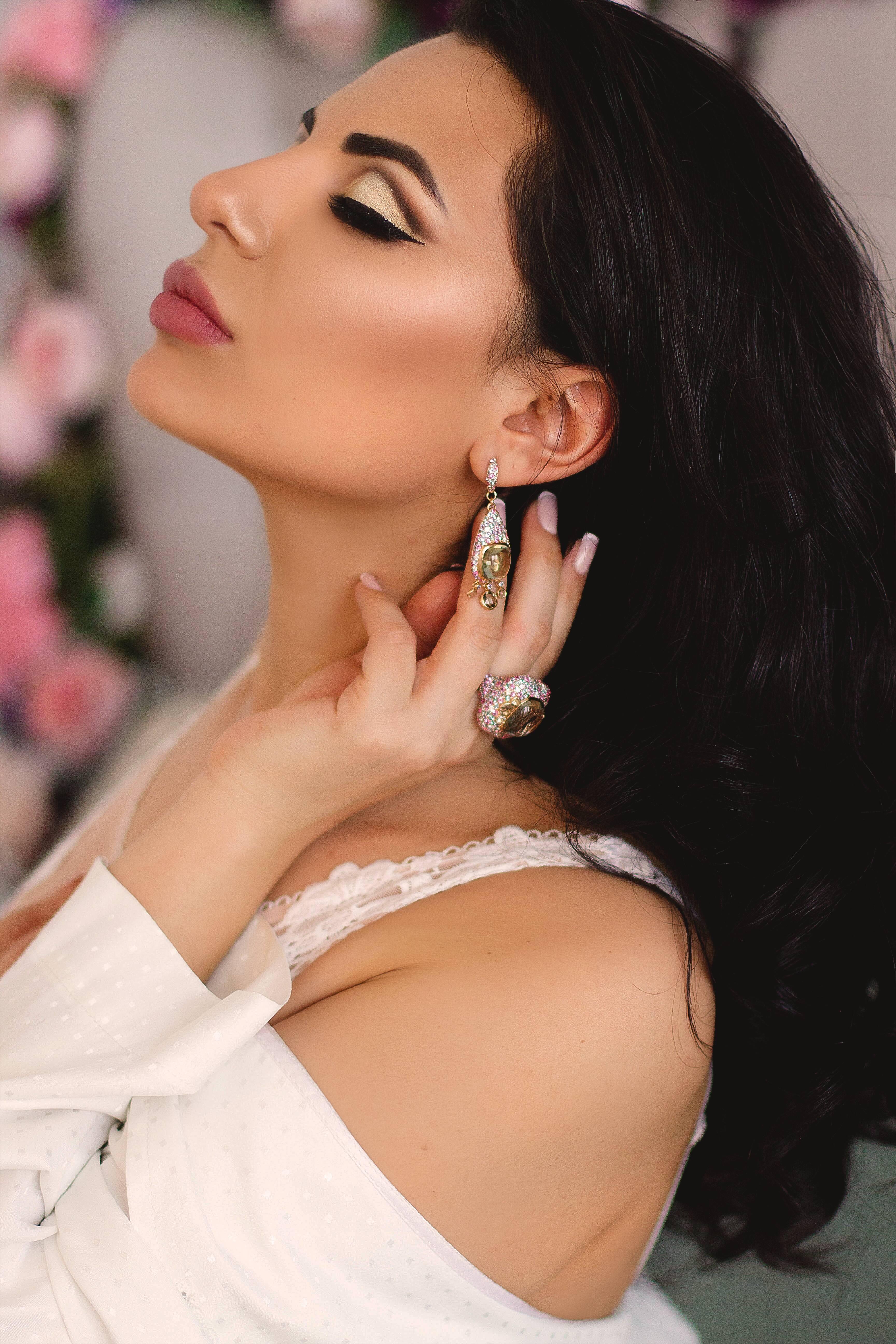 Anillo Cuarzo Diamante Zafiro Verde Zafiro Rosa Cuarzo Oro Amarillo 18 Kilates Moderno en venta